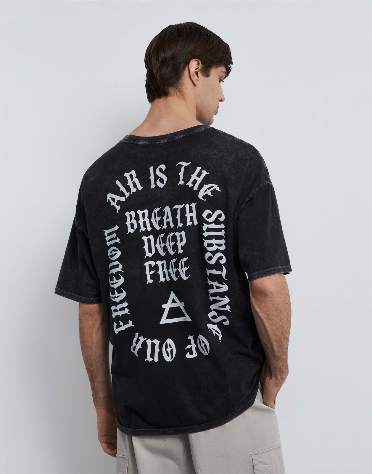 

Футболка мужская Gloria Jeans BKT015376 черный XS/176, BKT015376