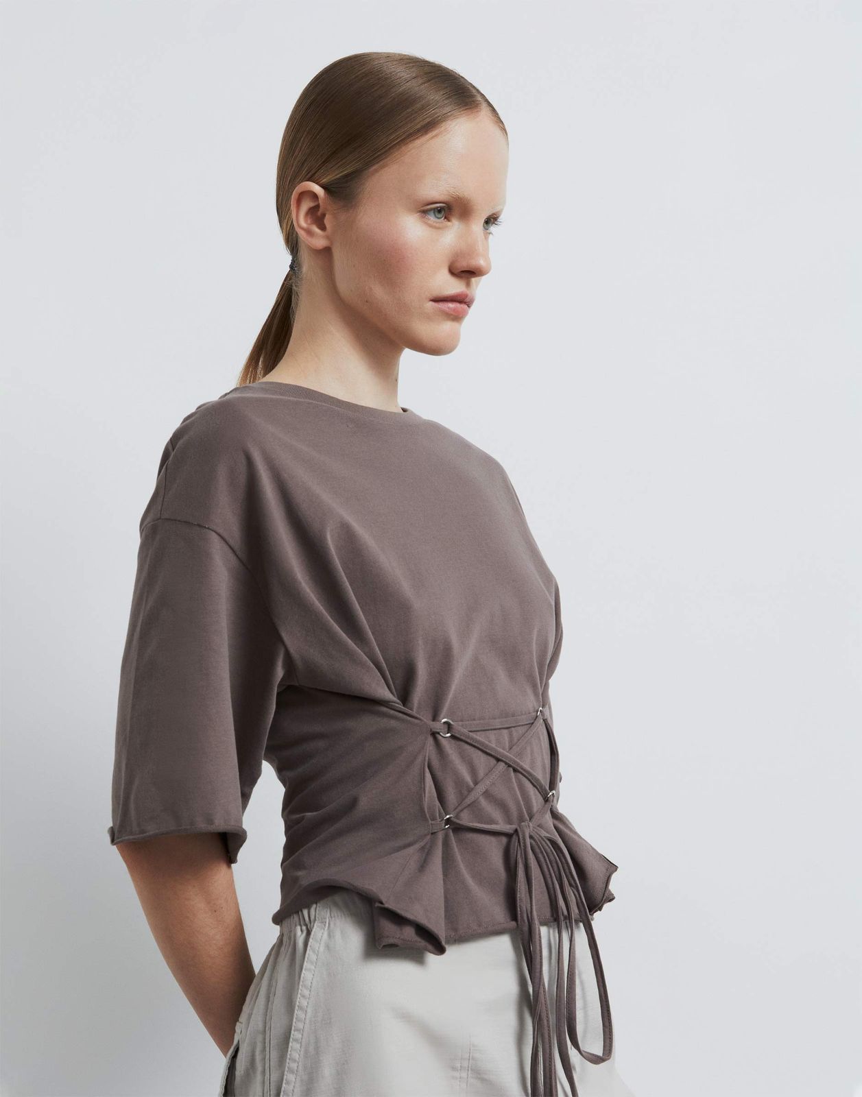 

Футболка женская Gloria Jeans GKT022879 коричневый XXS/158, GKT022879