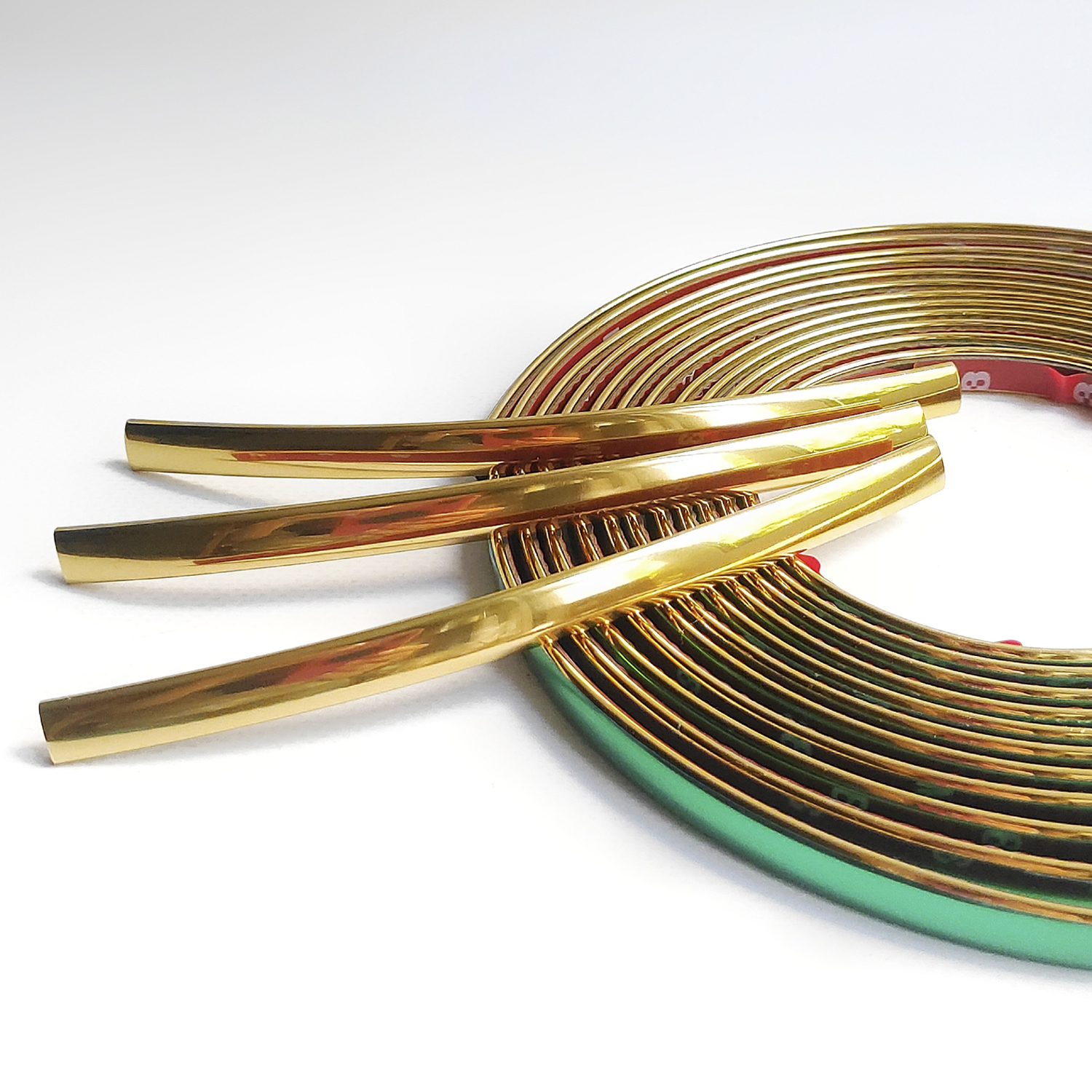 Молдинг декоративный Quartett 10 метров, цвет золото, самоклеящийся для стен, окон, дверей