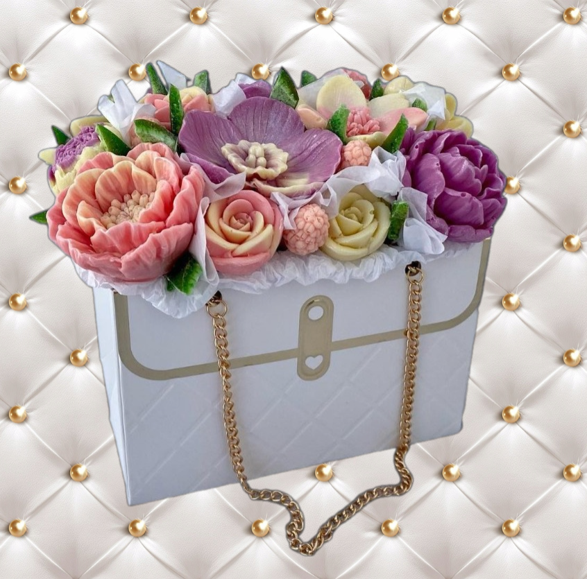 

Букет из шоколадных цветов ShokoTrendy в сумочке, 400 г