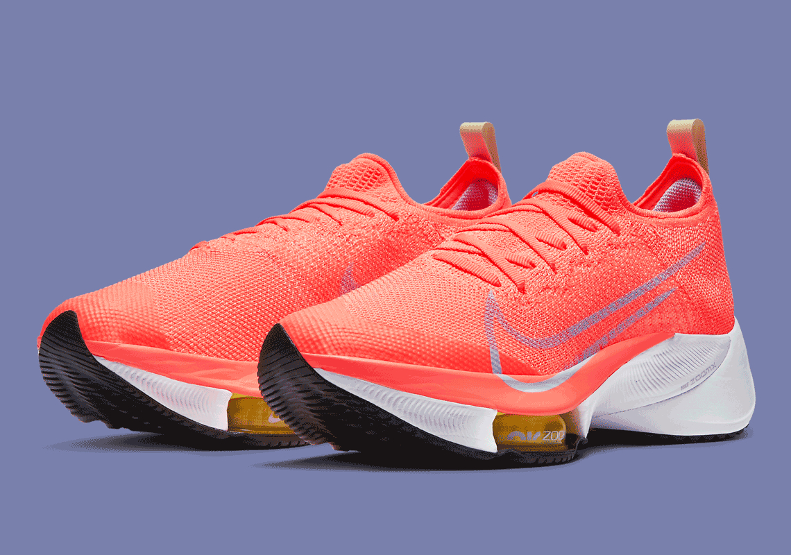 

Кроссовки женские Nike Air Zoom Tempo NEXT% оранжевые 6.5 US, Оранжевый, Air Zoom Tempo NEXT%