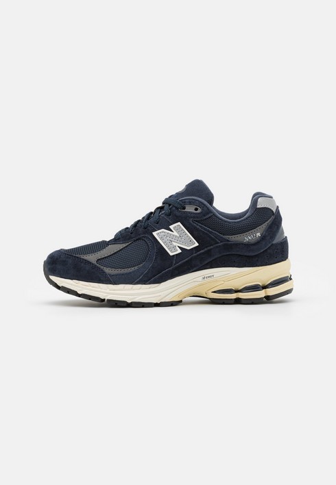 

Кроссовки мужские New Balance 2002 Unisex синие 43 EU (доставка из-за рубежа), Синий, 2002 Unisex