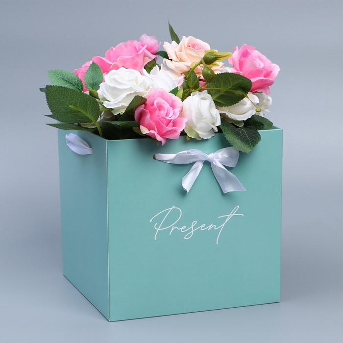 

Коробка с лентами Present 19х19х19 см, Зеленый