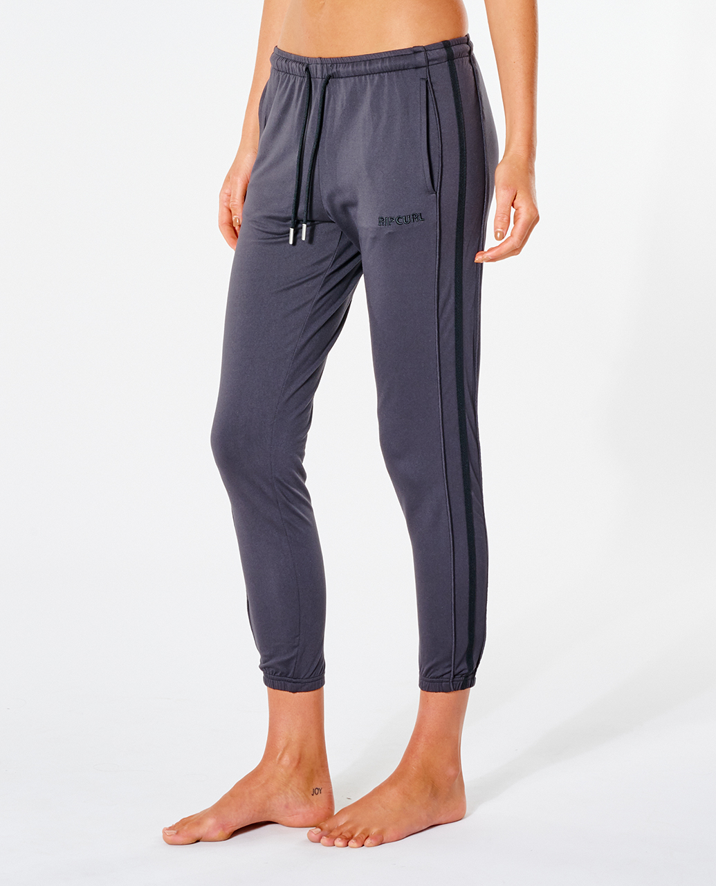 

Спортивные брюки женские Rip Curl VAPORCOOL TRACKPANT черные S, VAPORCOOL TRACKPANT