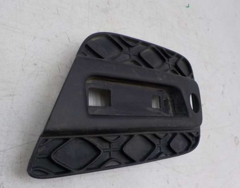 

Накладка Заднего Бампера Левая Sandero Suv 850772403r RENAULT арт. 850772403R