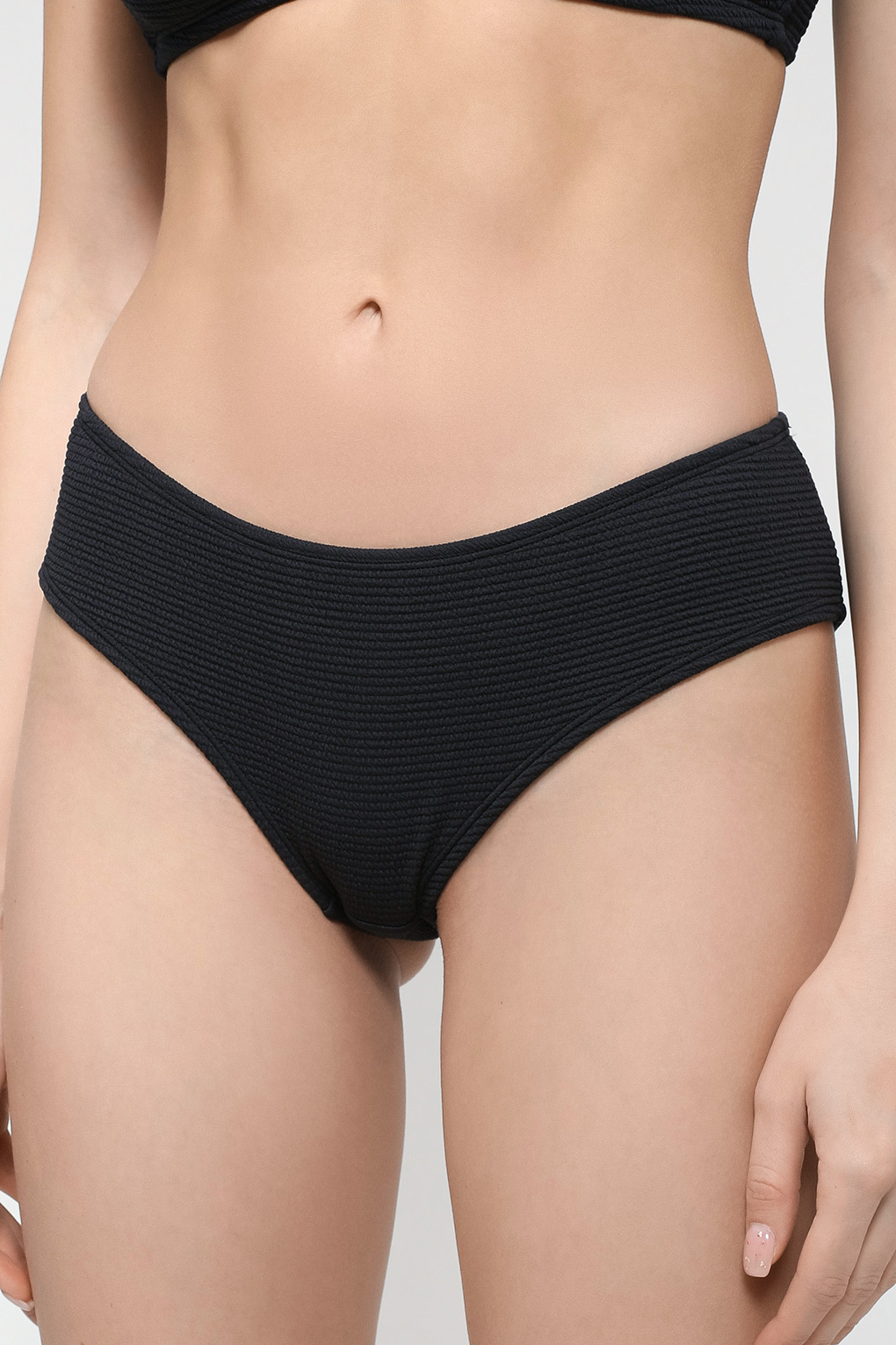 

Плавки женские Esprit 013EF1A314 черные 38, Черный, 013EF1A314