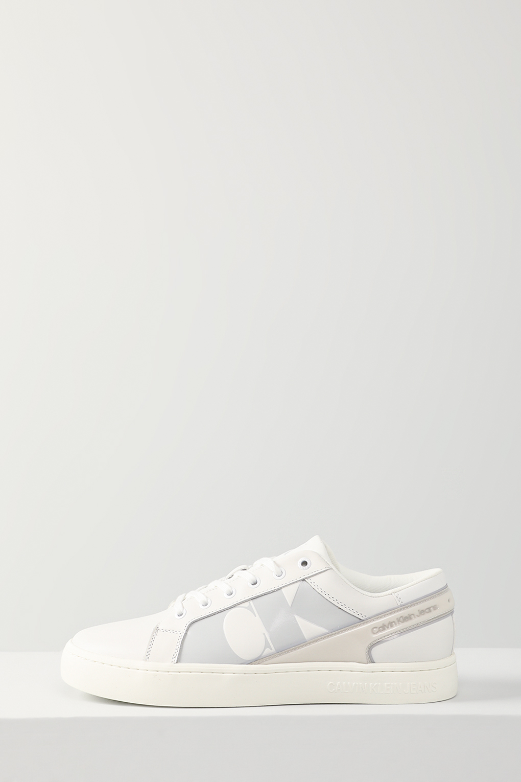 

Кеды мужские Calvin Klein YM0YM00865 белые 44 RU, Белый, YM0YM00865