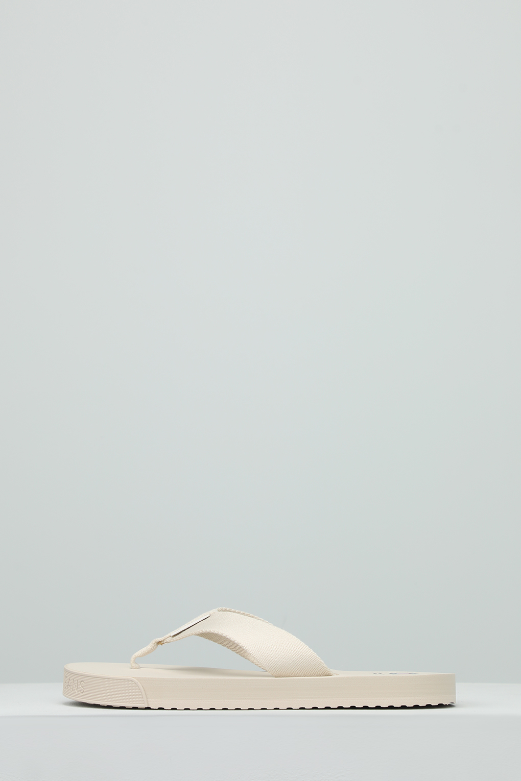 

Шлепанцы женские Tommy Hilfiger EN0EN02452 бежевые 38 RU, Бежевый, EN0EN02452