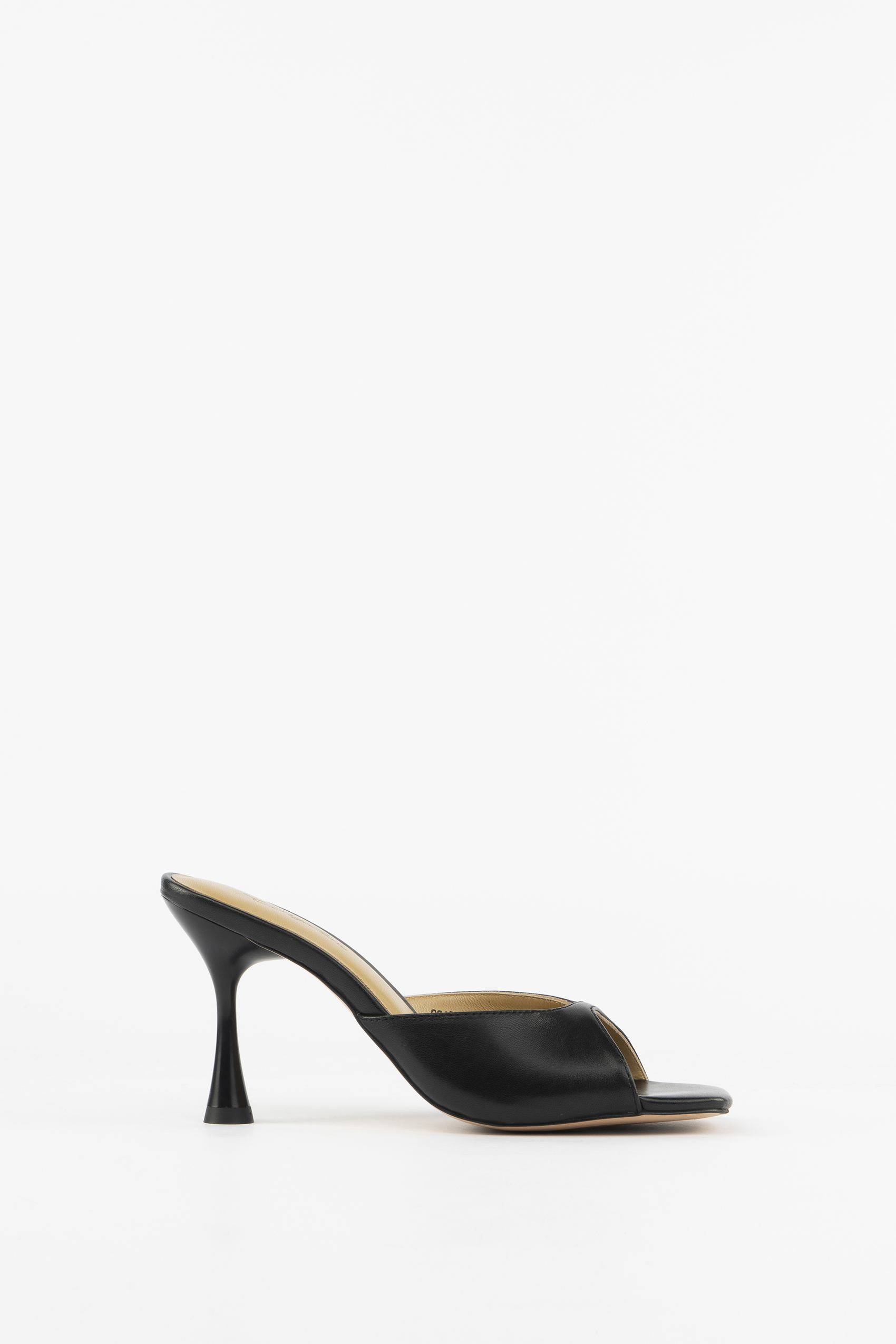 

Шлепанцы женские CORSOCOMO CC12563-WL черные 35 RU, CC12563-WL