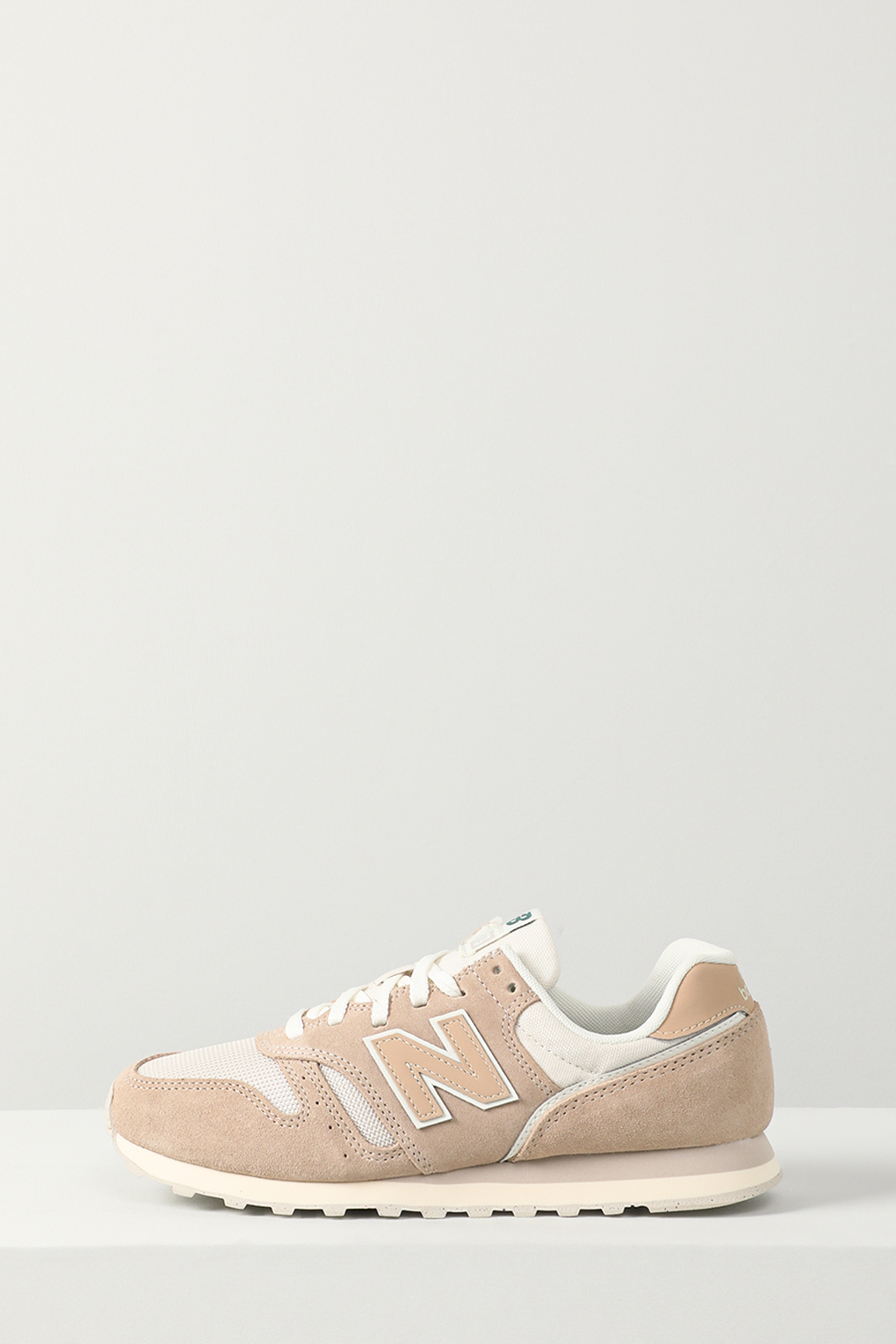 Кроссовки женские New Balance WL373RT2-B бежевые 415 RU 9510₽