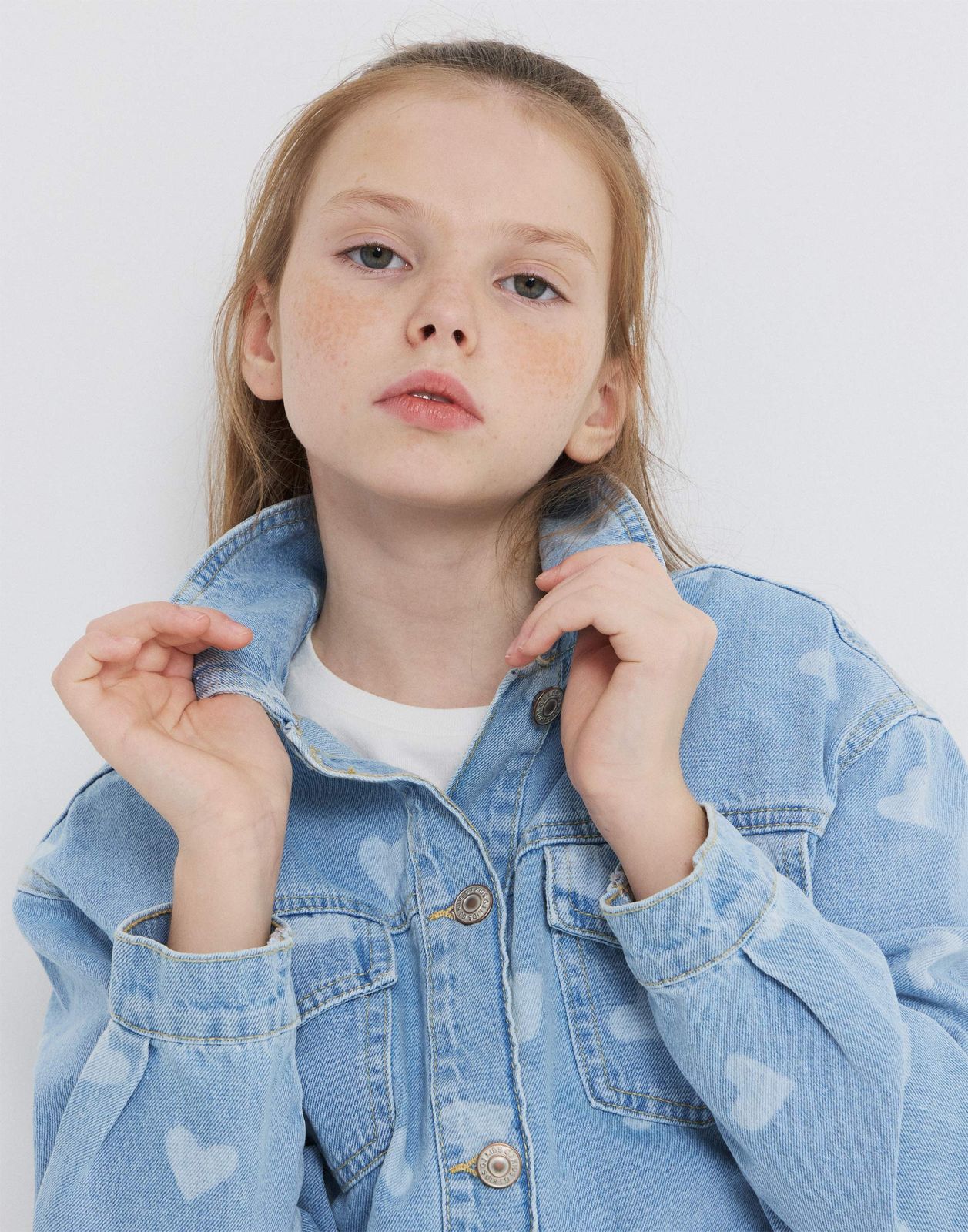 

Джинсовый жакет (куртка) для девочки Gloria Jeans GJC006441 синий /медиум-лайт/ 6-8л/128, Синий;голубой, GJC006441