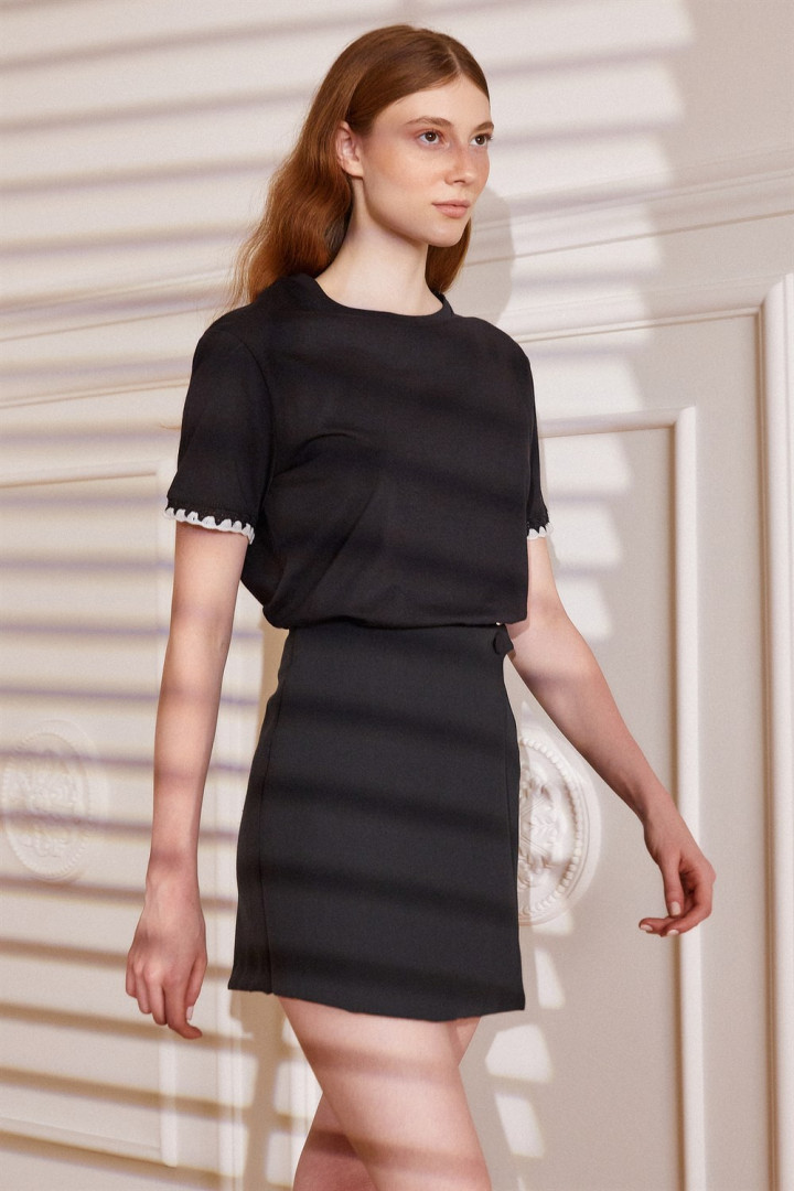 

Футболка женская NEVER MORE 4099 черная M (товары доставляются из-за рубежа), 4099