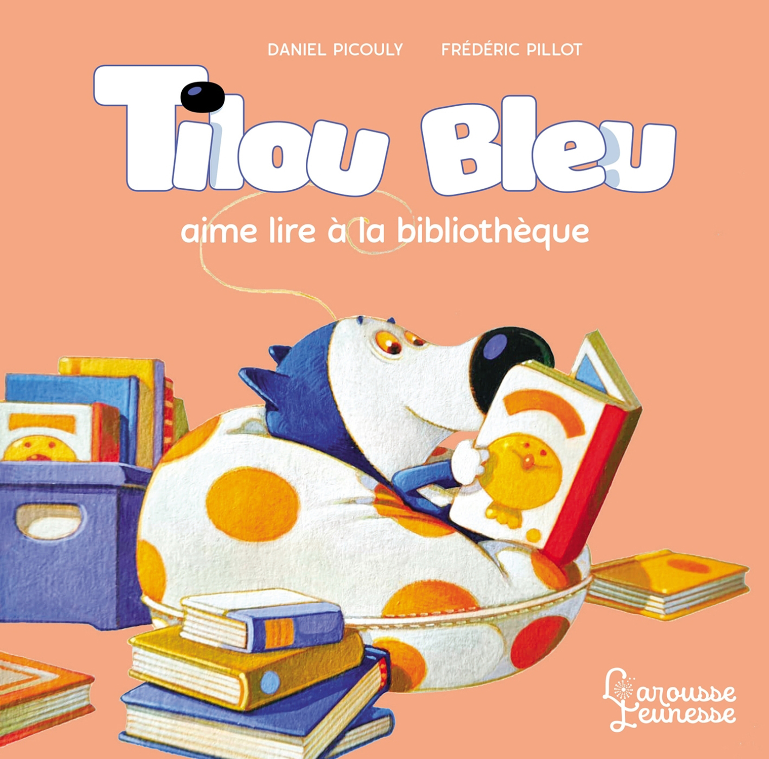 

Tilou bleu aime lire a la bibliotheque