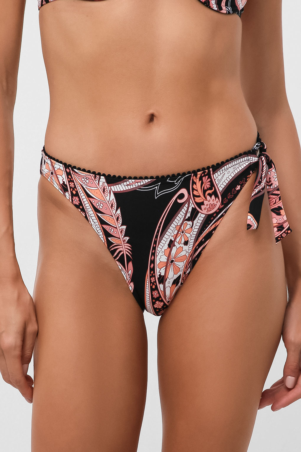 

Плавки женские Esprit 022EF1A307 черные 40, Черный, 022EF1A307
