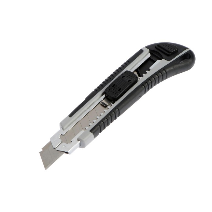 Нож универсальный ТУНДРА, металлическая направляющая, 2 запасных лезвия, 2К корпус, 18 мм отламывающиеся лезвия topex