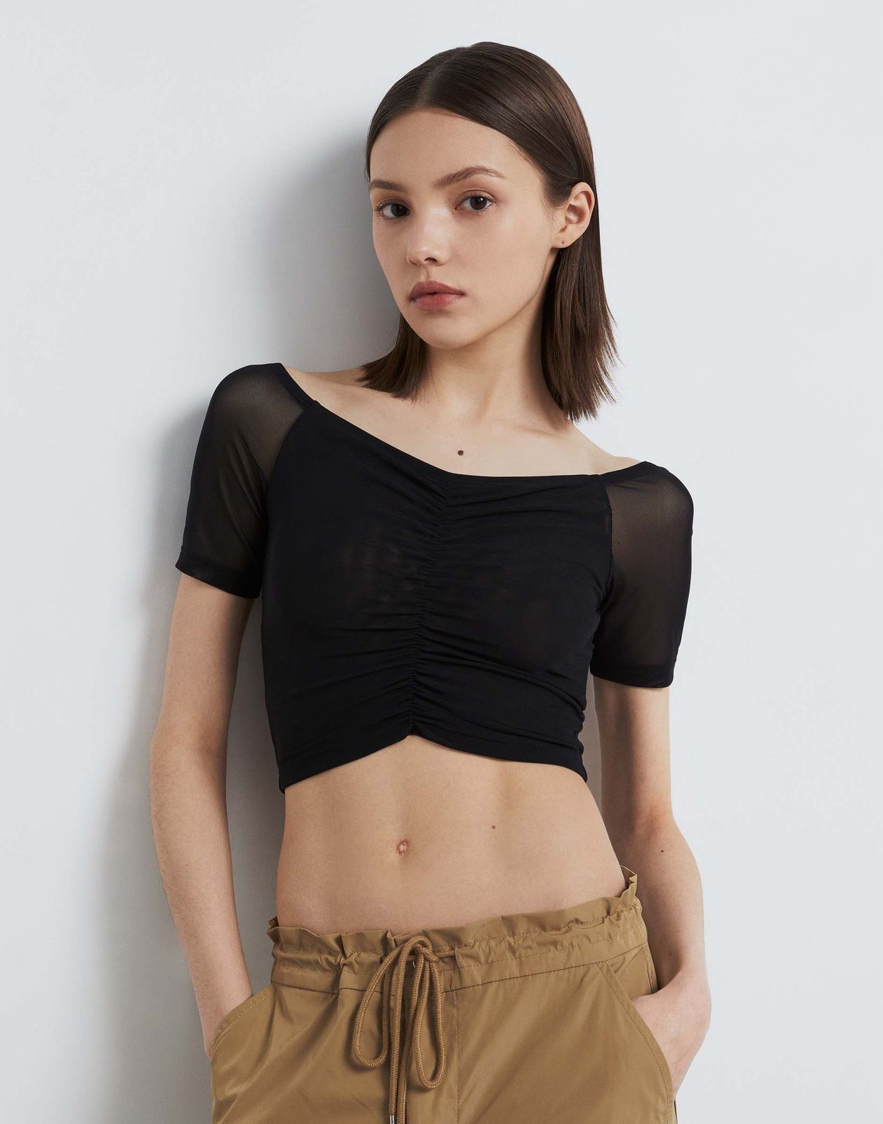 

Футболка женская Gloria Jeans GKT022865 черный XS/164, GKT022865