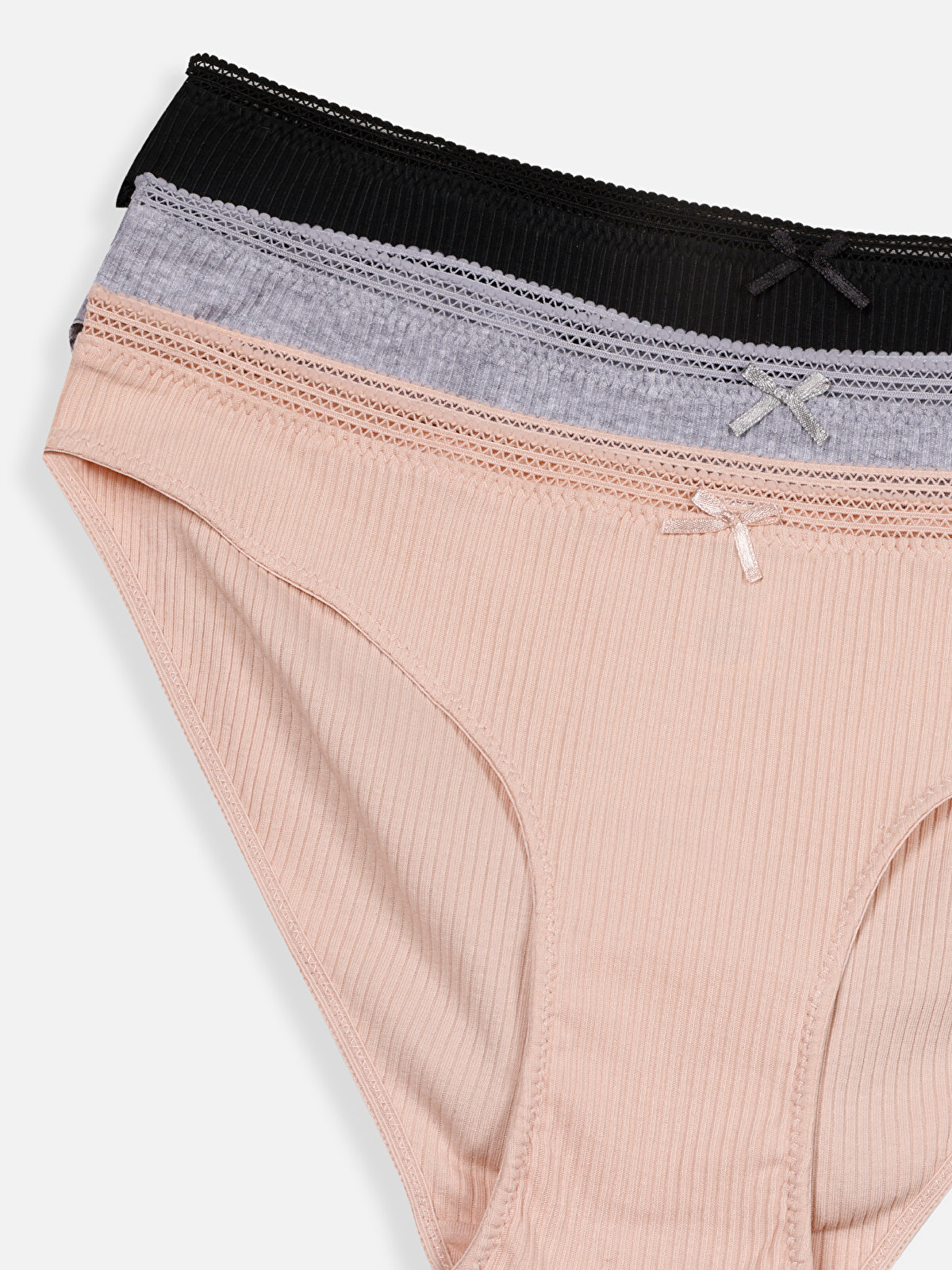 

Комплект трусов женских Colin's CL1071576 разноцветных XS, 3 шт, Разноцветный, CL1071576