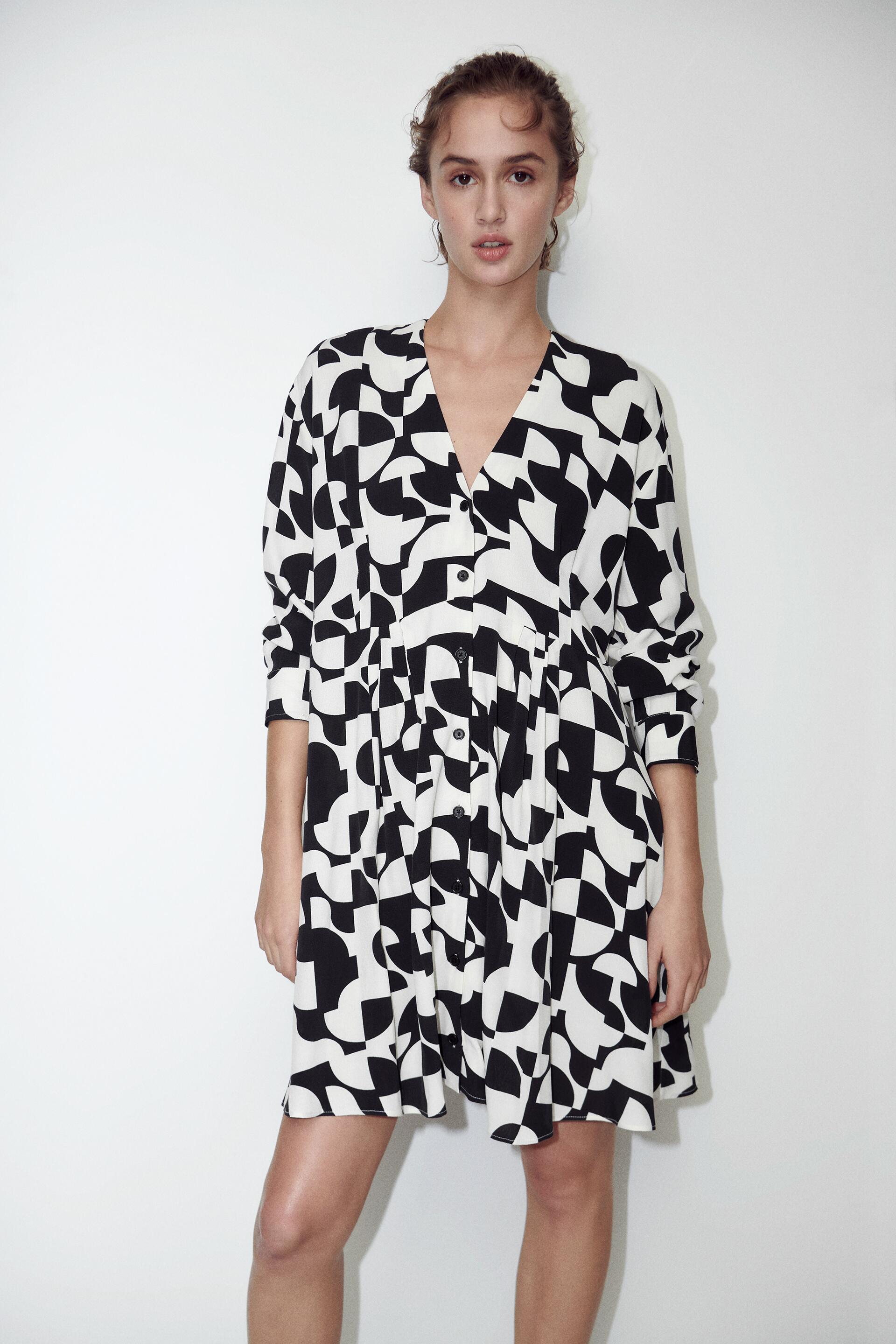 

Платье женское ZARA 05216056 черное S (доставка из-за рубежа), Черный, 05216056