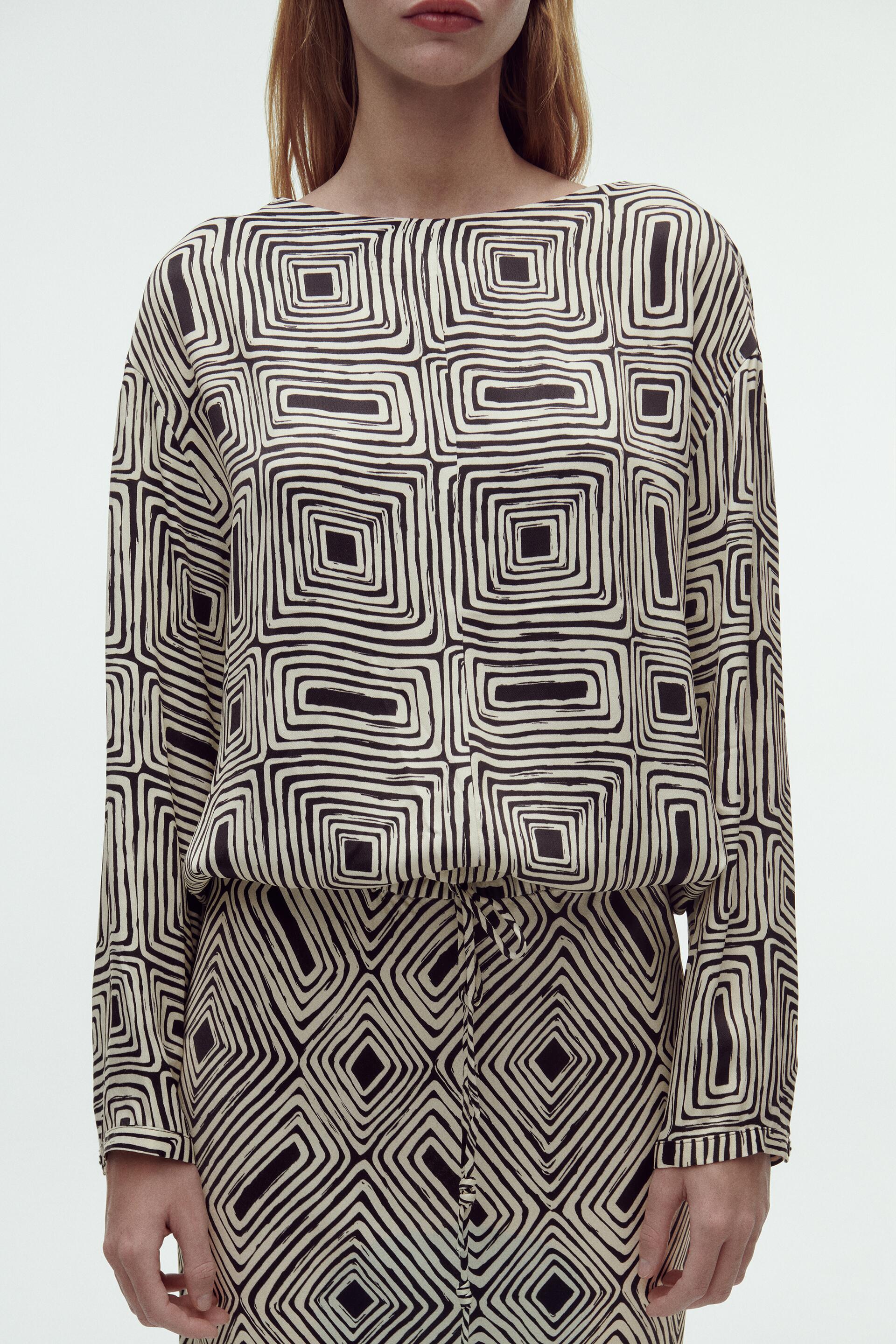 

Блуза женская ZARA 04437090 бежевая M (доставка из-за рубежа), 04437090