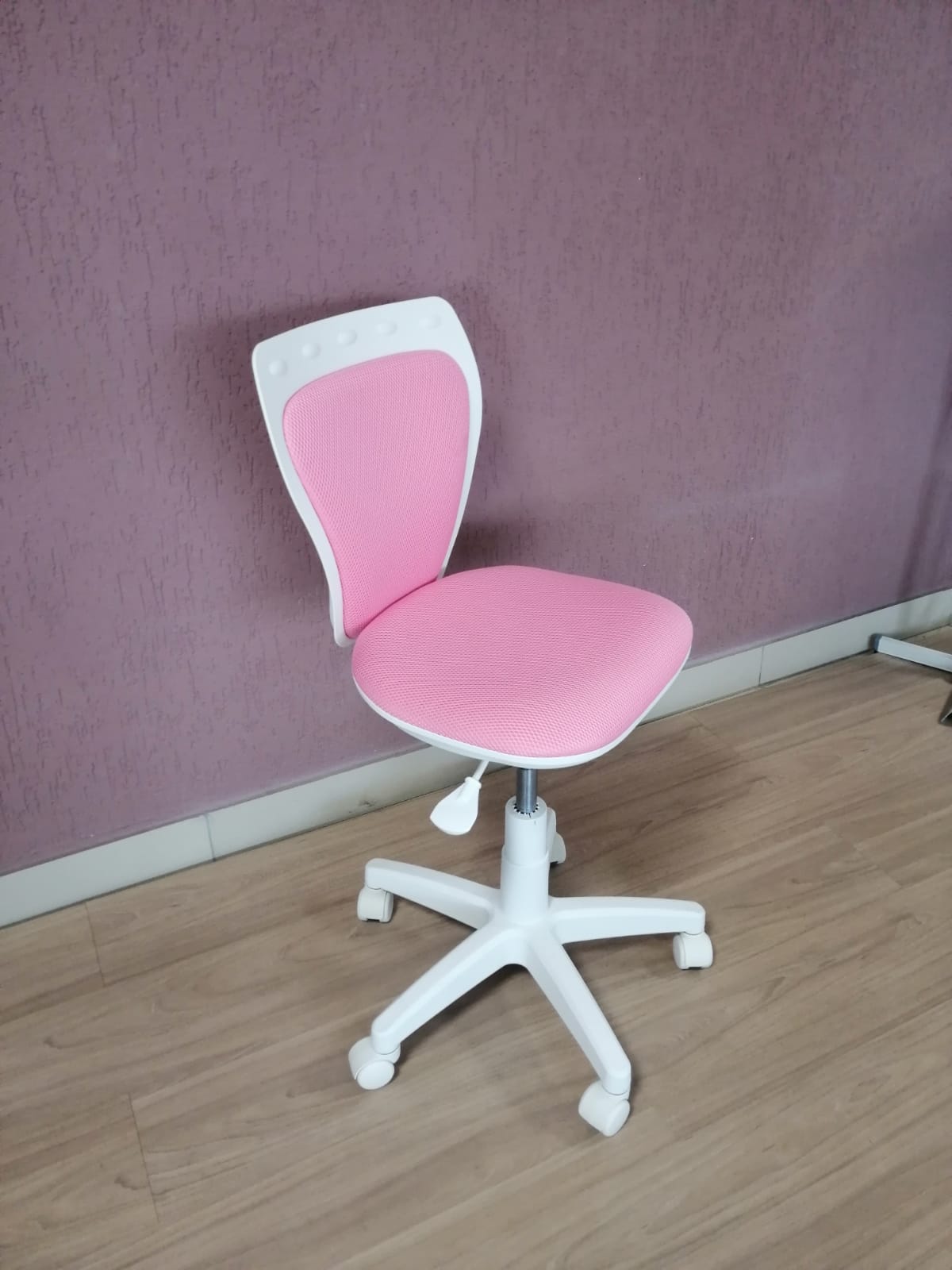 Кресло компьютерное детское Фабрикант Бамба W на белом пластике розовое