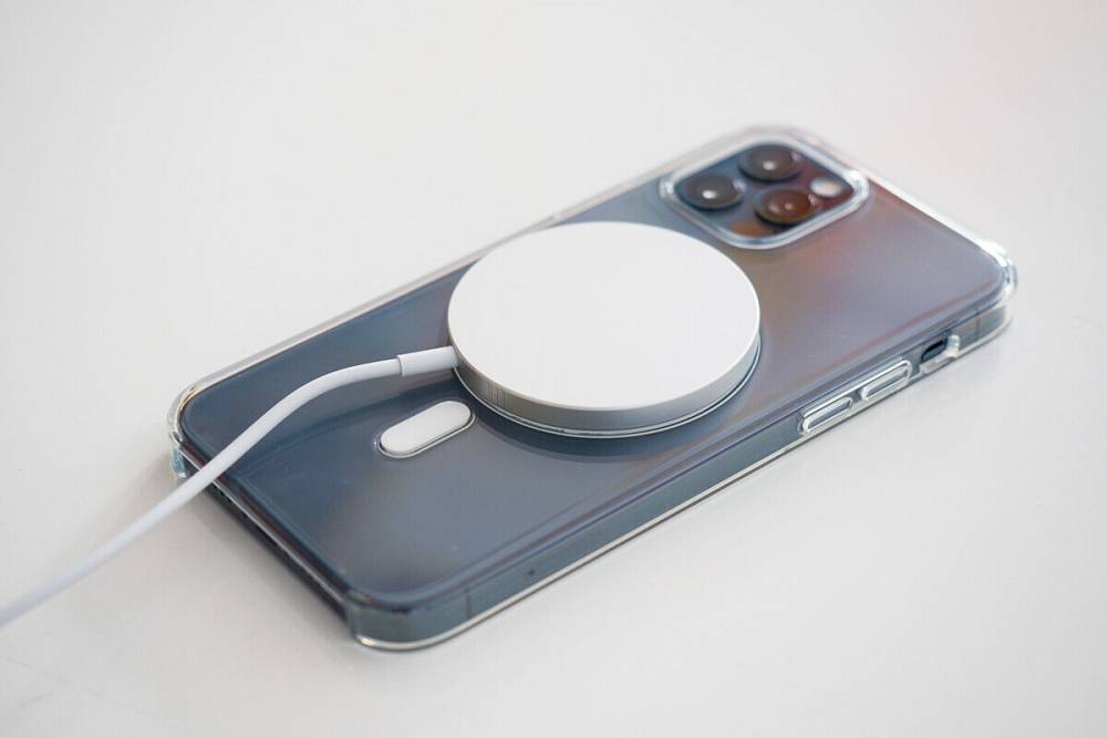 

Чехол Mophie Cristal Palace Snap MagSafe для Apple iPhone 12/12 Pro (прозрачный)