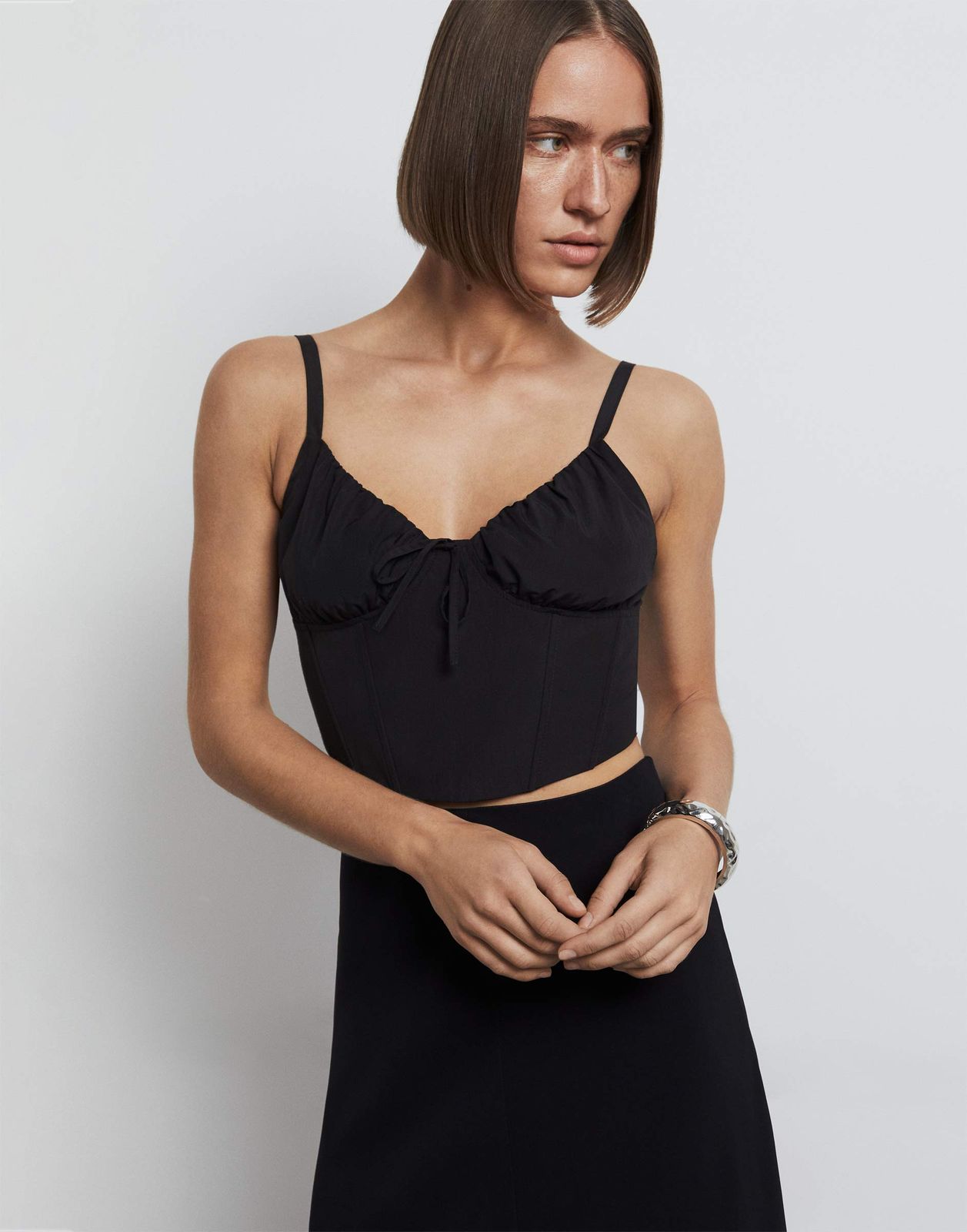 

Кроп-топ женский Gloria Jeans GWT003969 черный XS/164, GWT003969