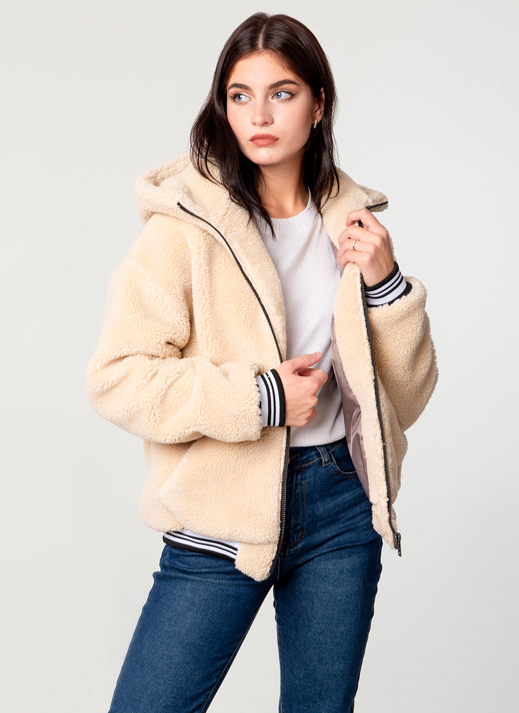 

Полушубок женский Каляев 61014 бежевый 44 RU, 61014