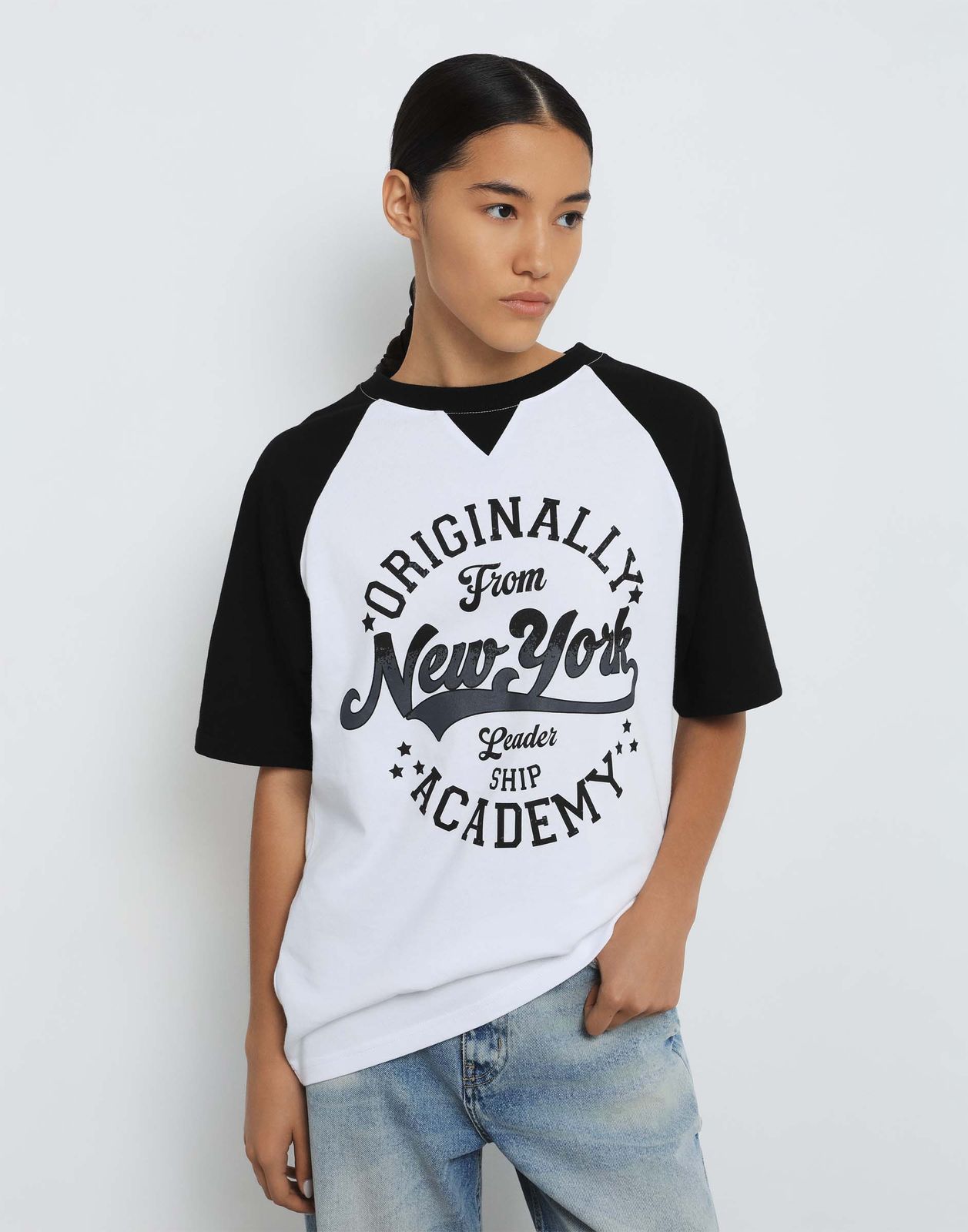 

Футболка женская Gloria Jeans GKT023080 черный/белый L/170, GKT023080