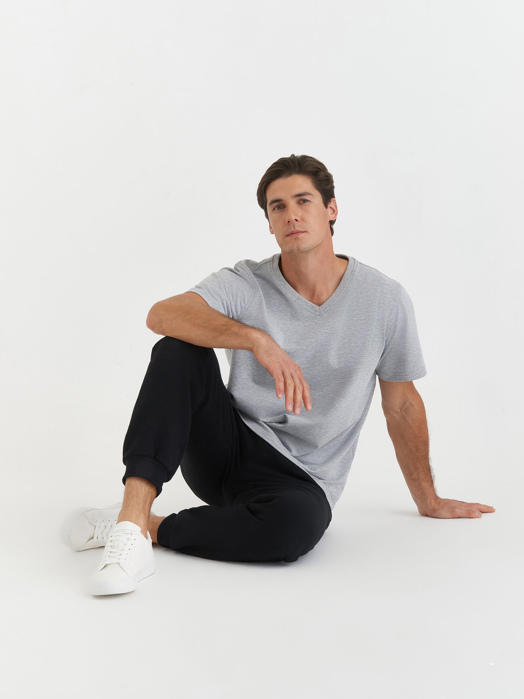 

Футболка мужская SMLXL wear V-база монохром серая 3XL, Серый, V-база монохром