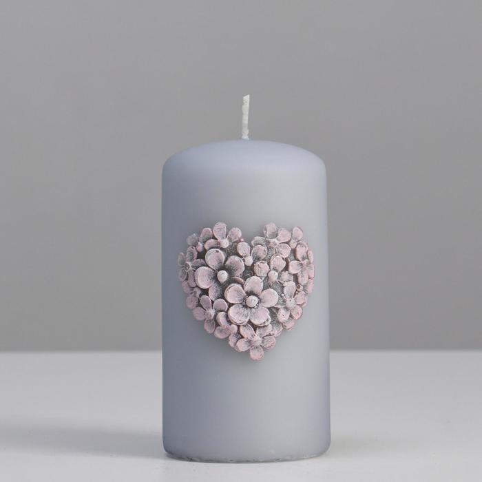 фото Свеча - цилиндр цветочное сердце , 6х11,5 см , светло-серый матовый trend decor candle