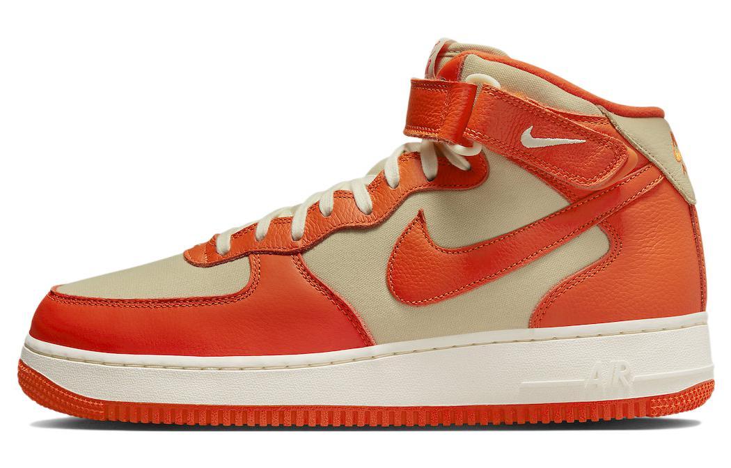 

Кеды унисекс Nike Air Force 1 Team Gold and Safety Orange оранжевые 43 EU, Оранжевый, Air Force 1 Team Gold and Safety Orange