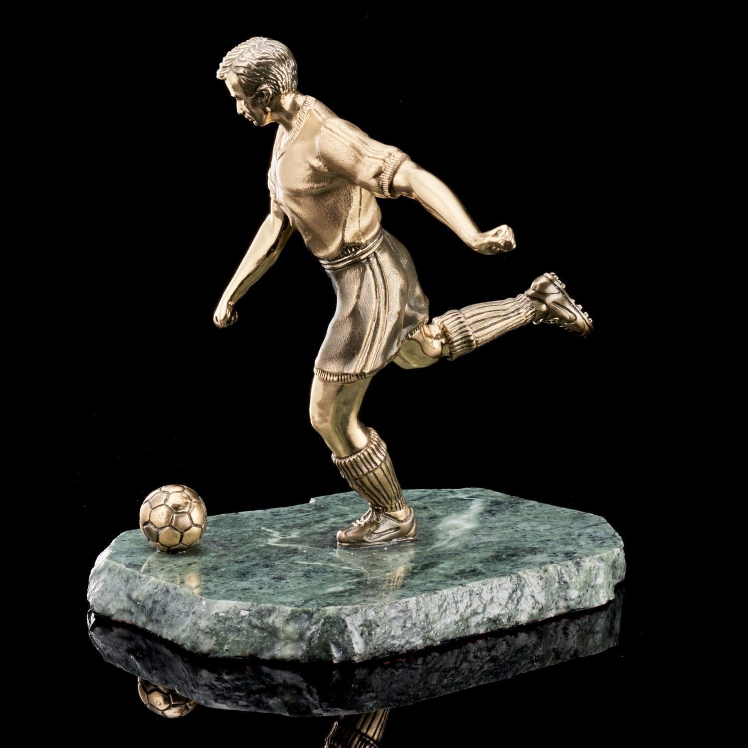 

Бронзовая статуэтка «Футболист», Бронзовый