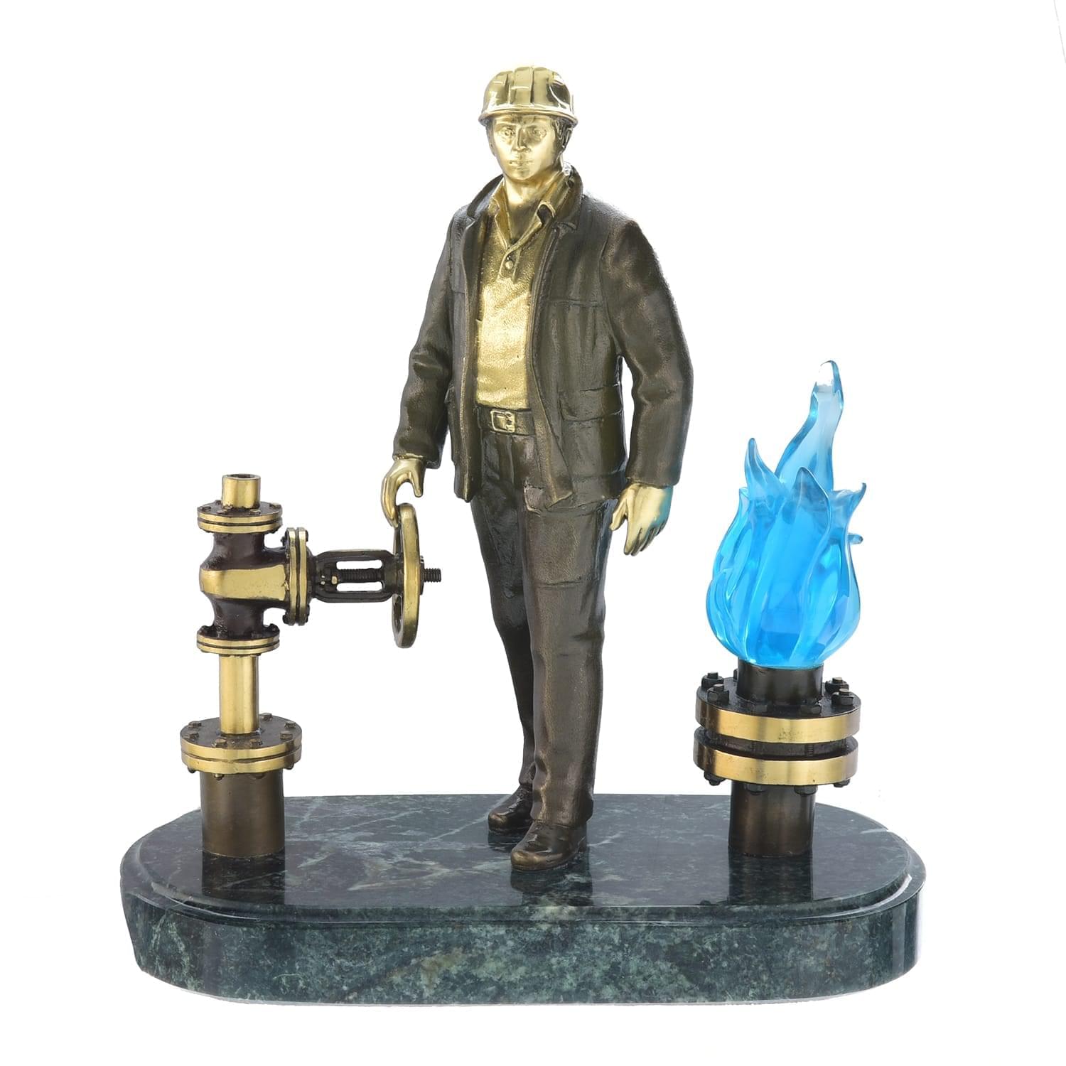 фото Бронзовая статуэтка «работник газовой промышленности» russia the great