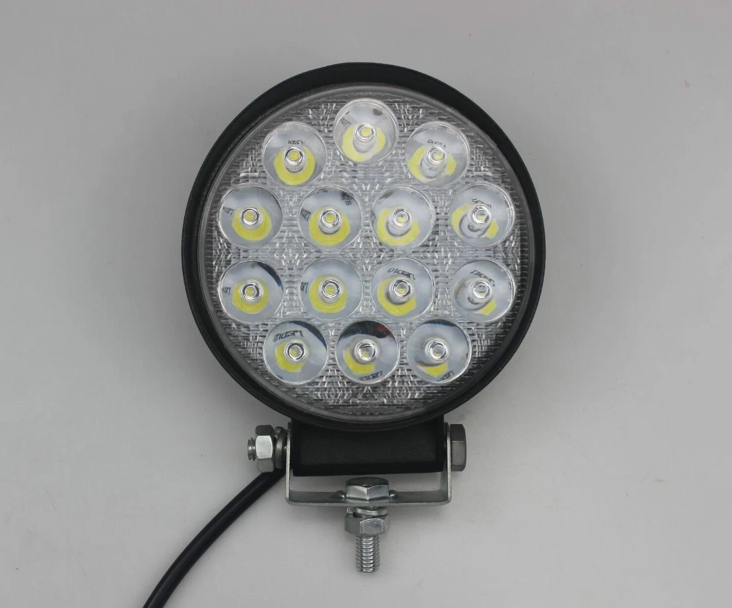 Фара 12. Светодиодная фара 12/24v 42w 14led круглая,Дальний свет off-Road 80*80*25 мм Grandelight. Фара led 42w круглая (14*3w Epistar) 12-24v Flood. Светодиодная фара 24led 14