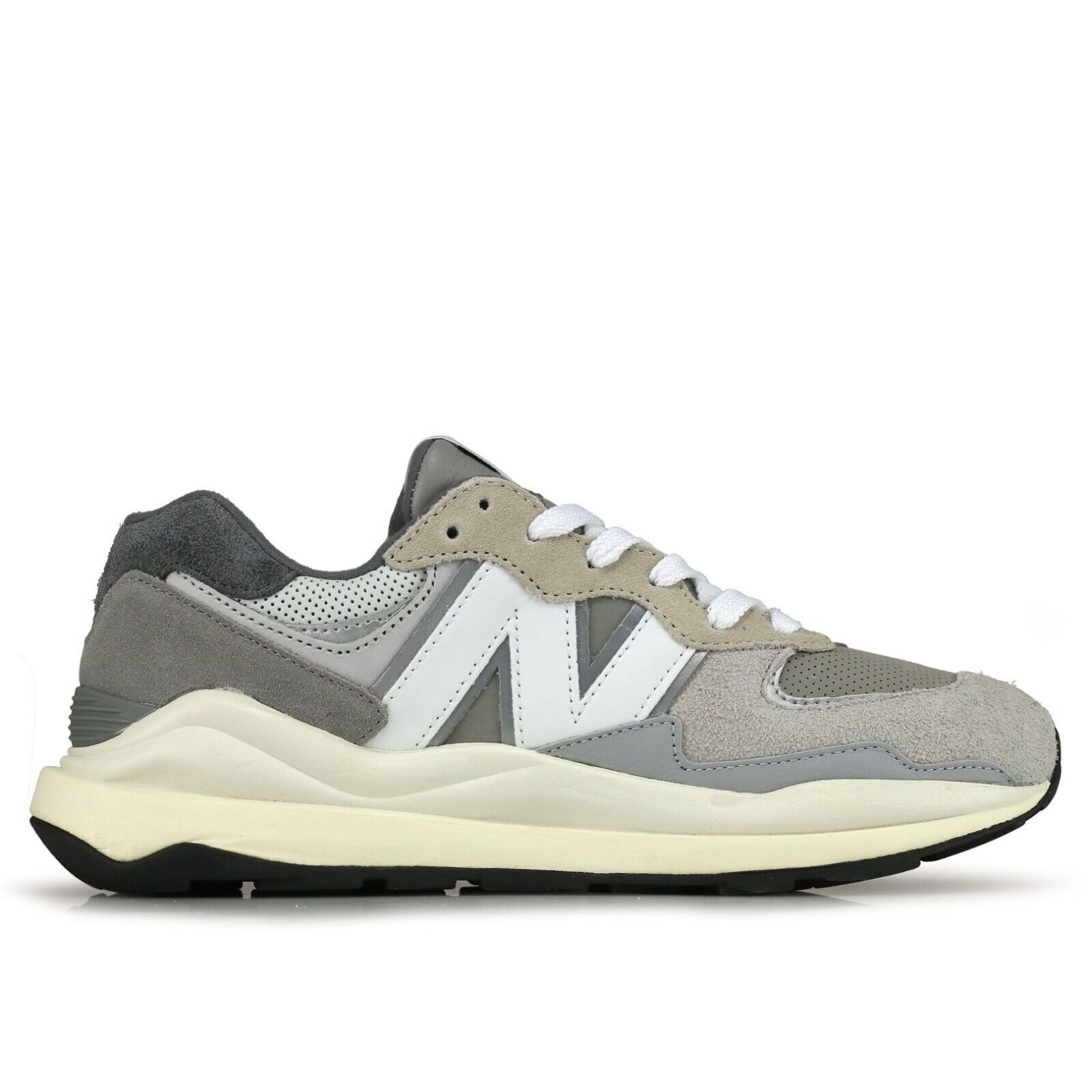 

Кроссовки мужские New Balance NB5740 серые 6.5 US, Серый, NB5740