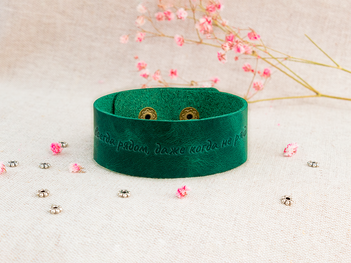 

Браслет из металла/натуральной кожи р.17-18 Мастерская Алёшиных И01.36.00.05, И01.36.00.05