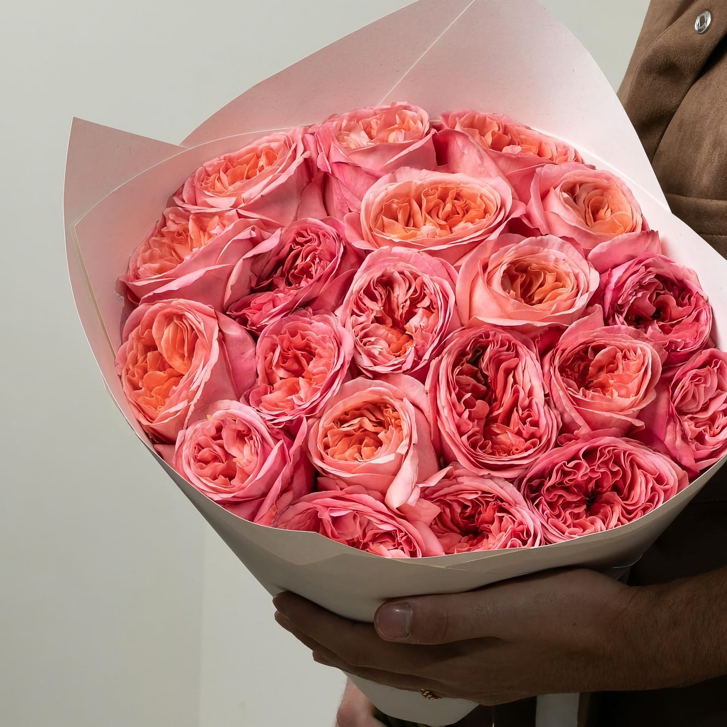 

Монобукет Bounce Flowers роза 60 см 25 шт. коралловый