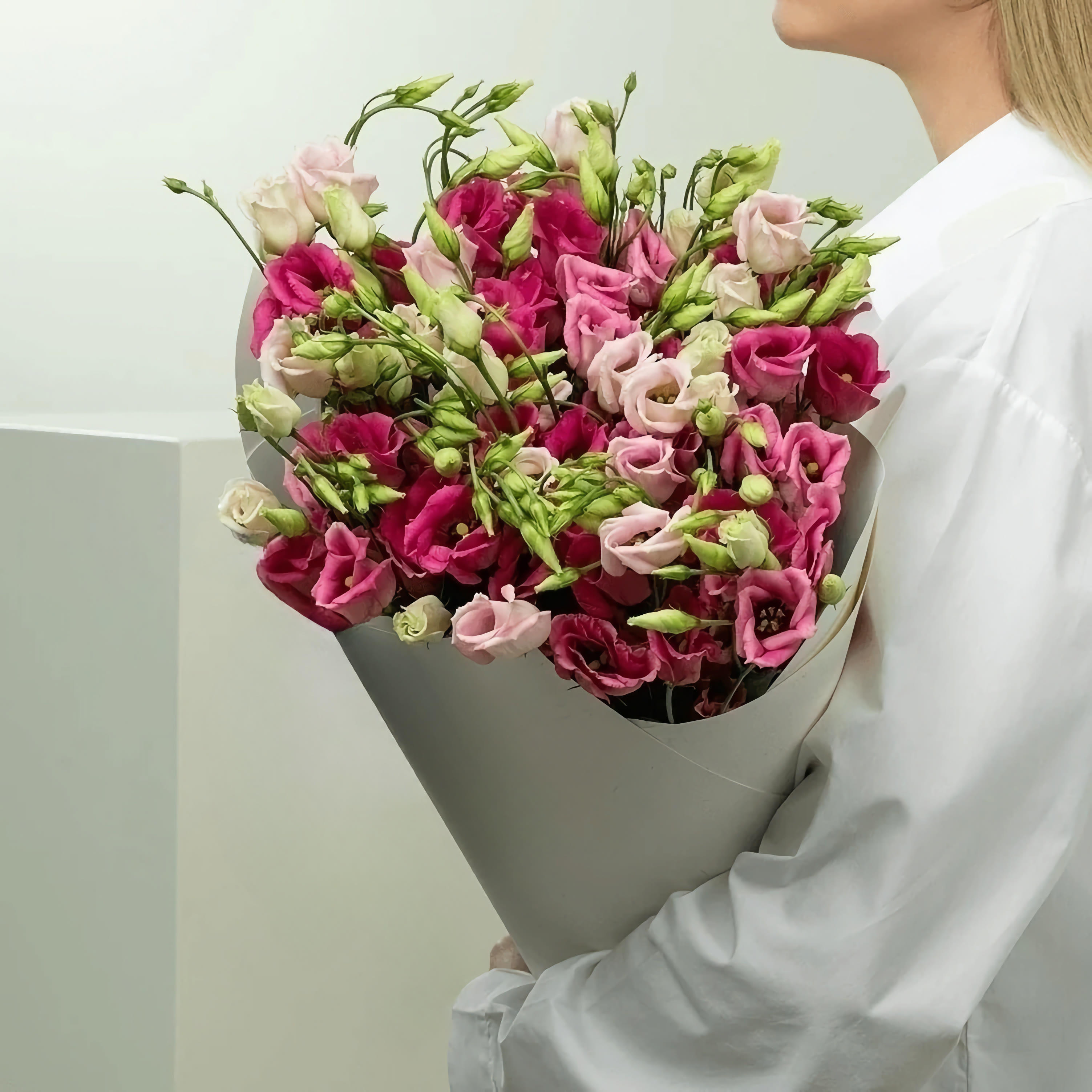 

Монобукет Bounce Flowers эустома 50 см x 60 см 29 шт. розовый