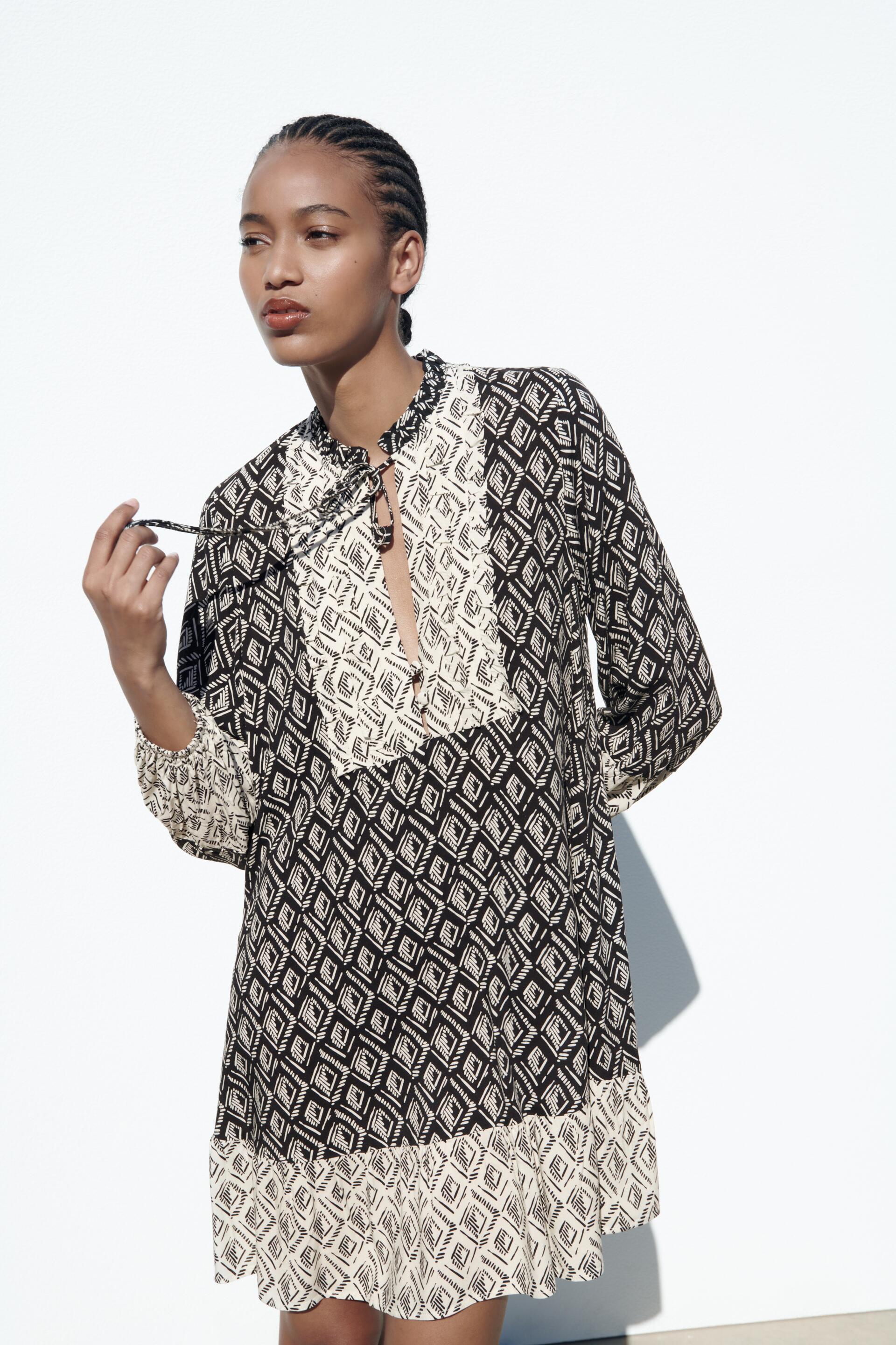

Платье женское ZARA 02492054 черное S (доставка из-за рубежа), Черный, 02492054