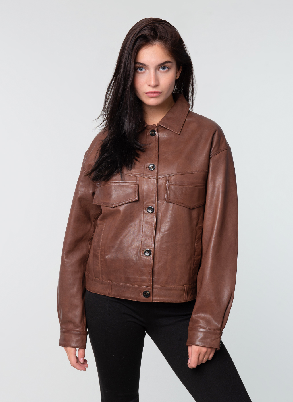 Кожаная куртка женская Каляев 62400 коричневая 42 RU