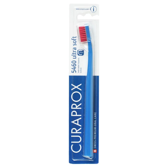 Щётка зубная Curaprox Ultrasoft толщиной волокон 0,1 мм, синяя