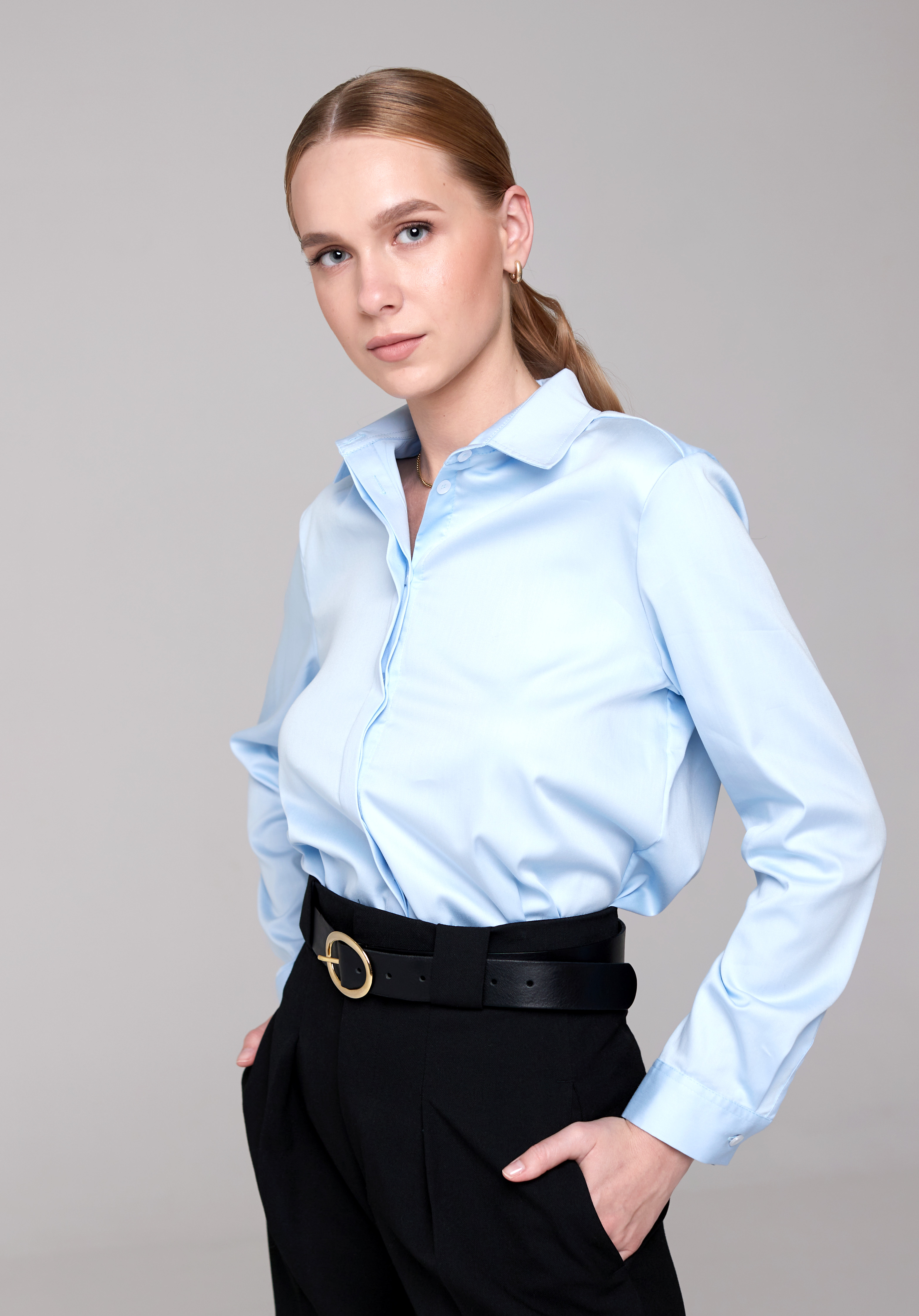 Рубашка женская IRINA EGOROVA RUB-CLASSIC_G52 голубая 52 RU