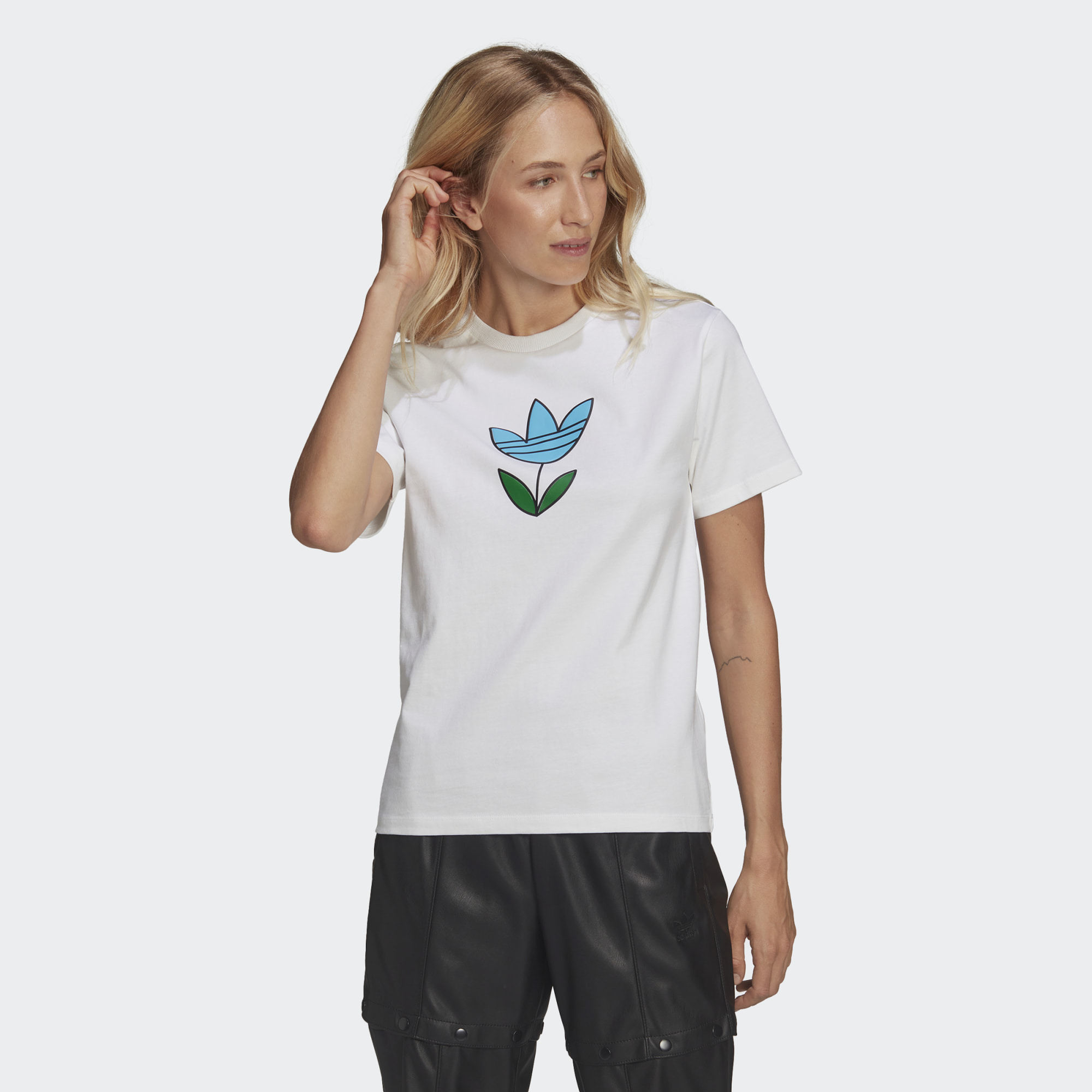 

Футболка женская Adidas HF2027 белая 34, HF2027