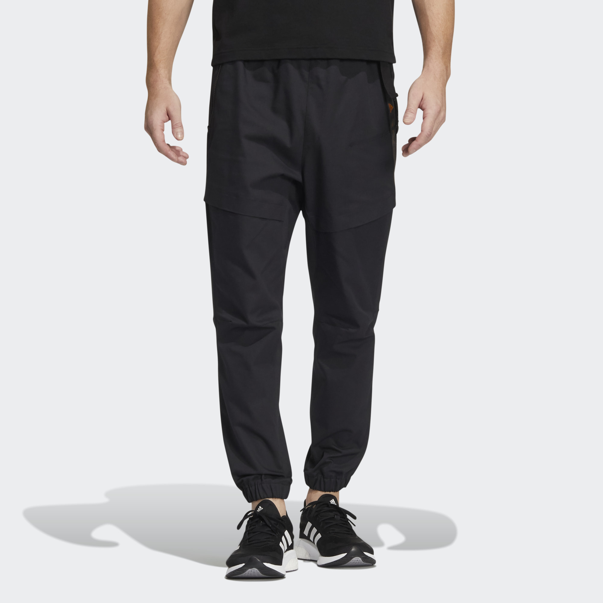 

Спортивные брюки мужские Adidas HE9895 черные 2XL, HE9895