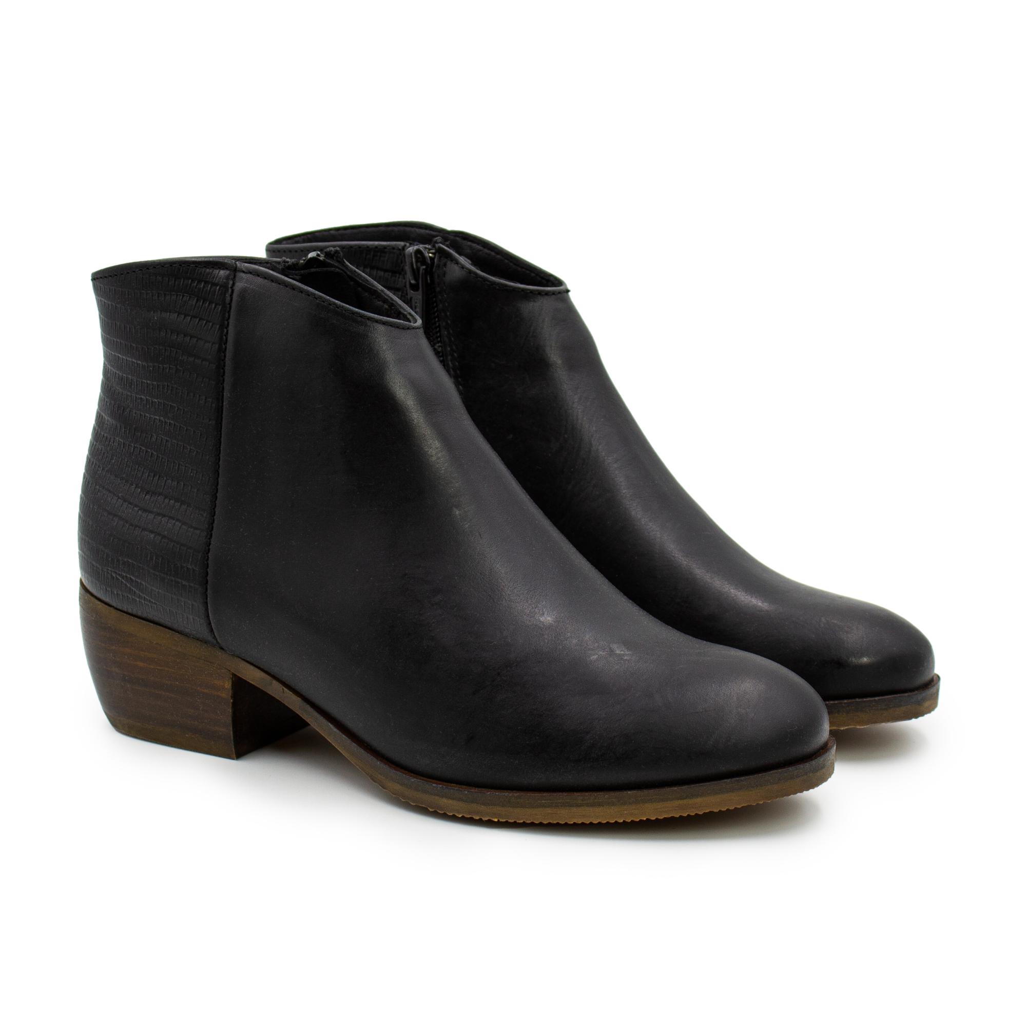 

Полусапоги женские Clarks Mila Myth 26151357 черные 37.5 EU, Mila Myth 26151357