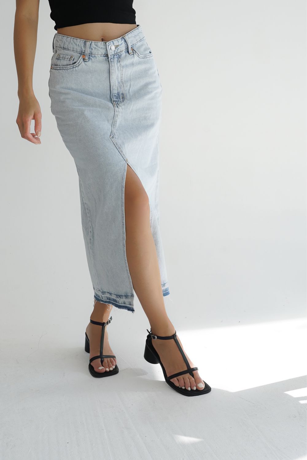 

Босоножки женские Sbalo z42 черные 36 RU, Черный, z42