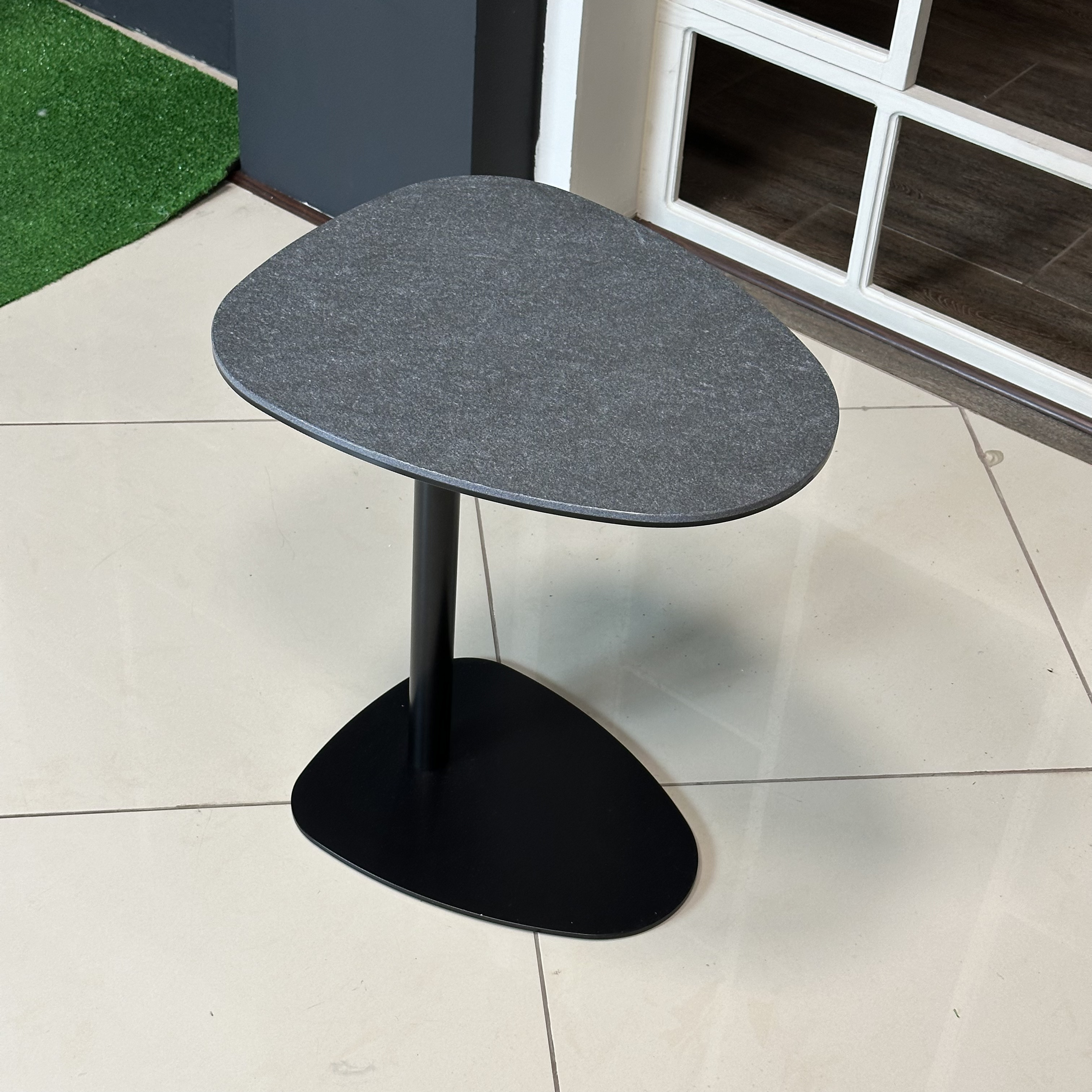 

Приставной столик Saloni Terra, черный, 40х48х46 см, Terra