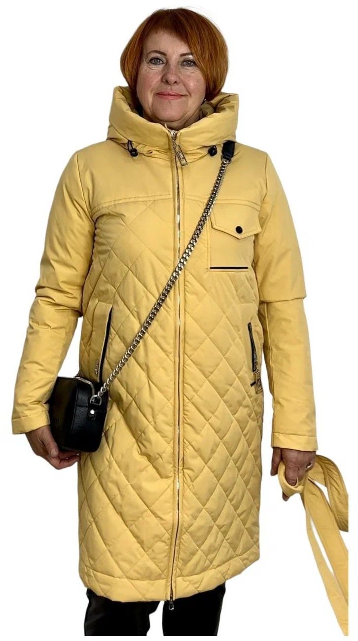 Пальто женское Fine Bab 988 желтое 48 RU