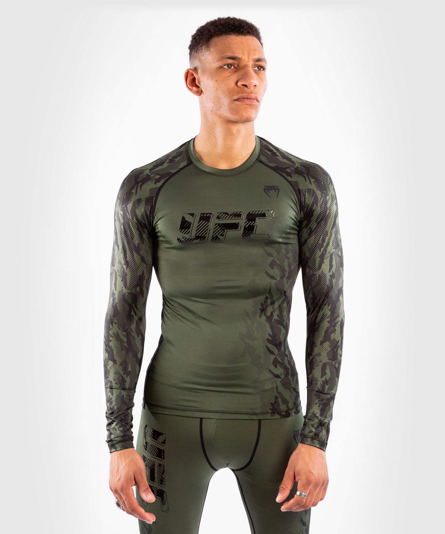 

Рашгард UFC Venum Authentic Fight Week Mens Performance Khaki L, 1951