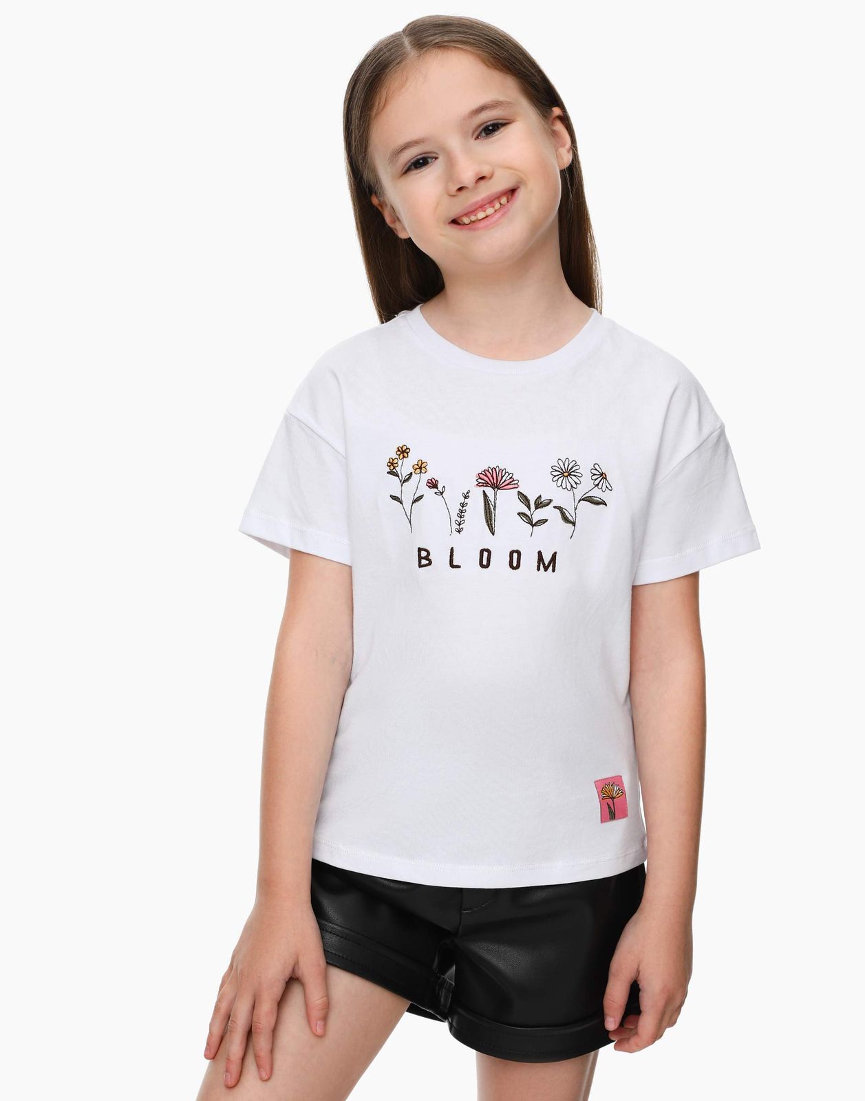 Белая футболка oversize с цветочной вышивкой для девочки